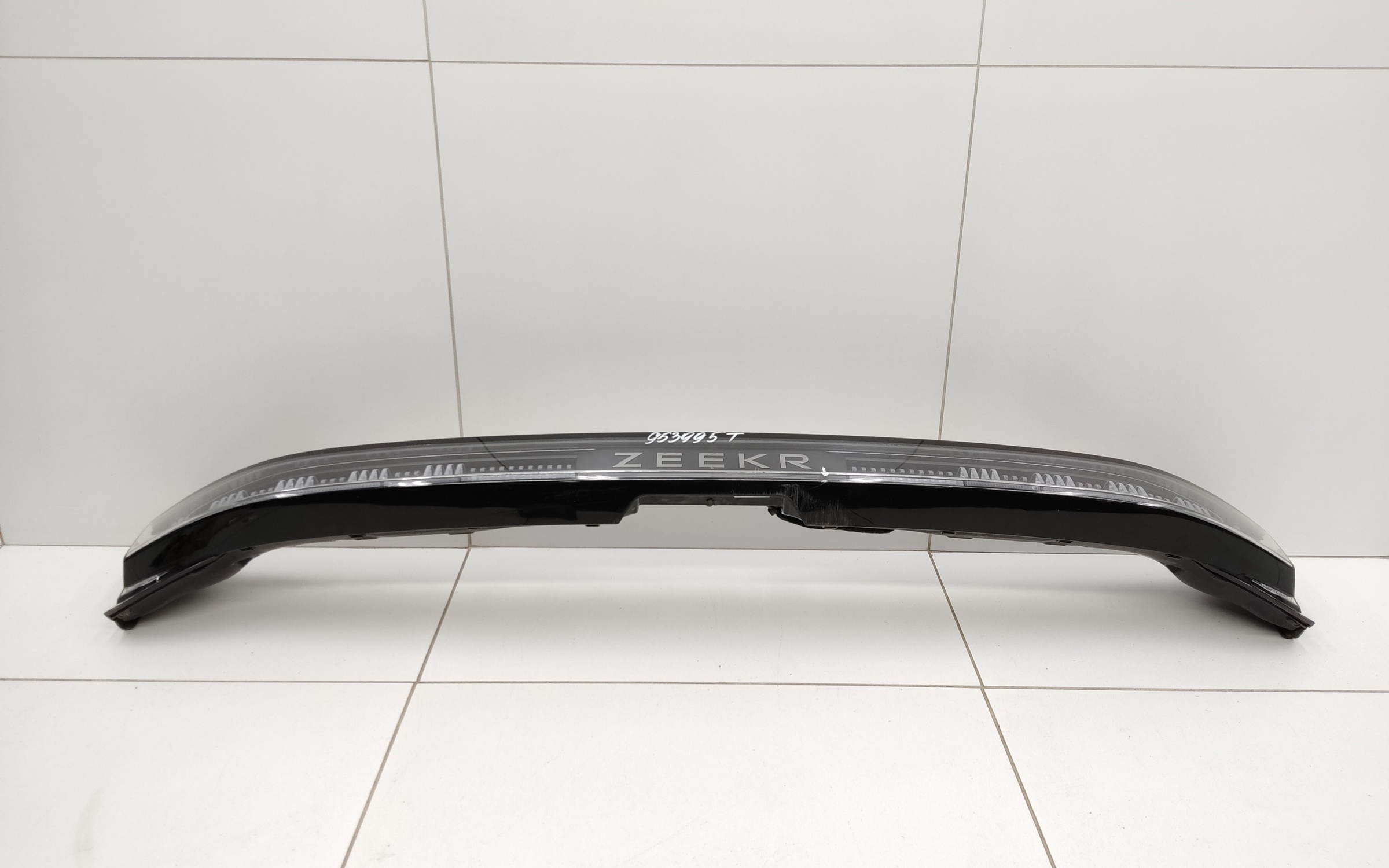 Фонарь крышки багажника Zeekr 001