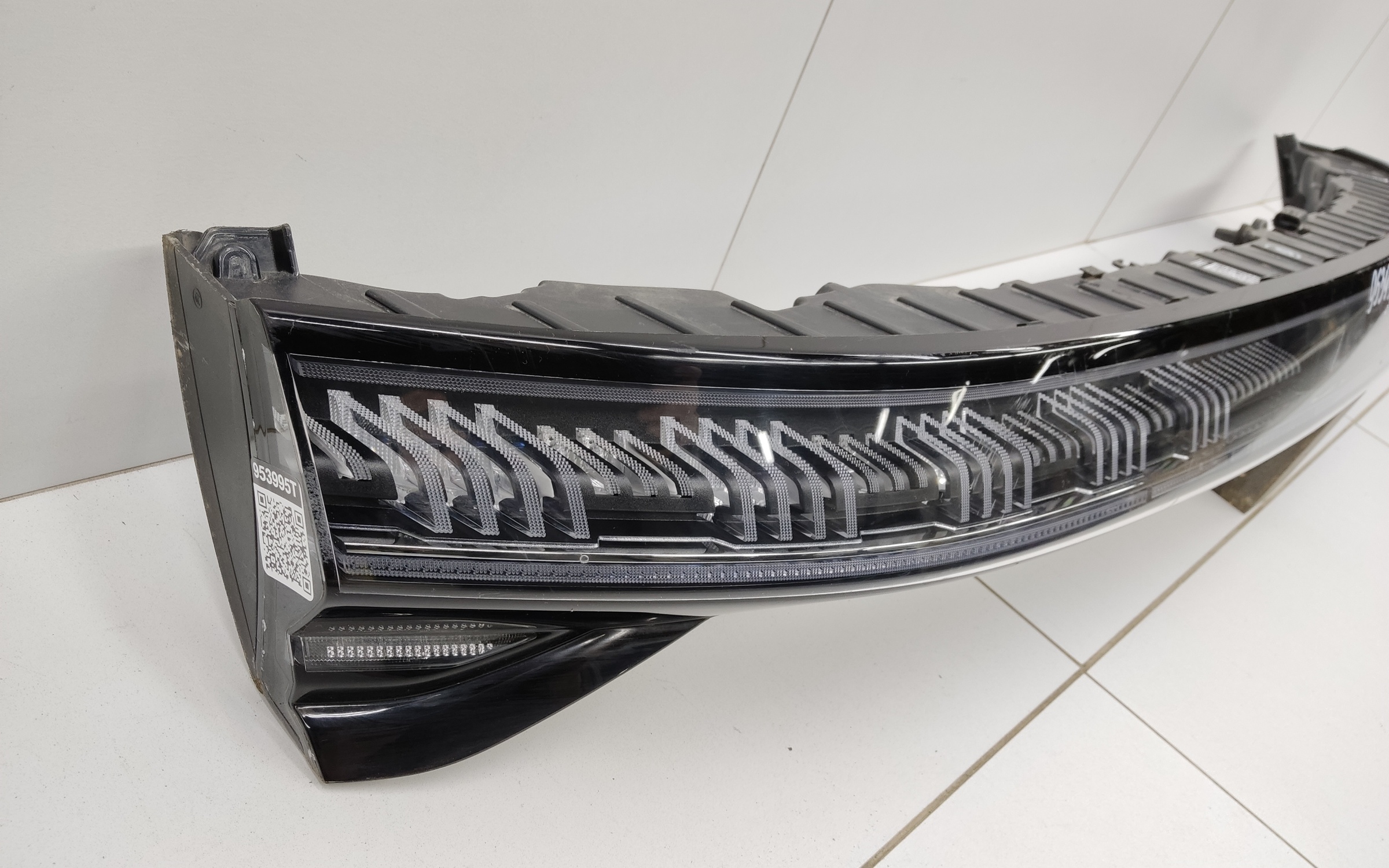 Фонарь крышки багажника Zeekr 001