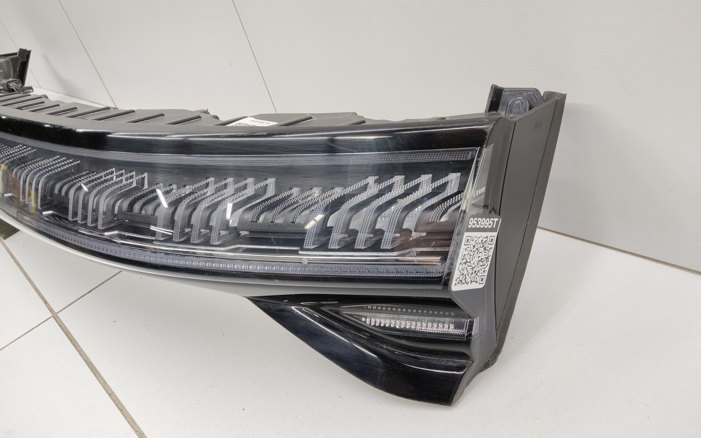 Фонарь крышки багажника Zeekr 001