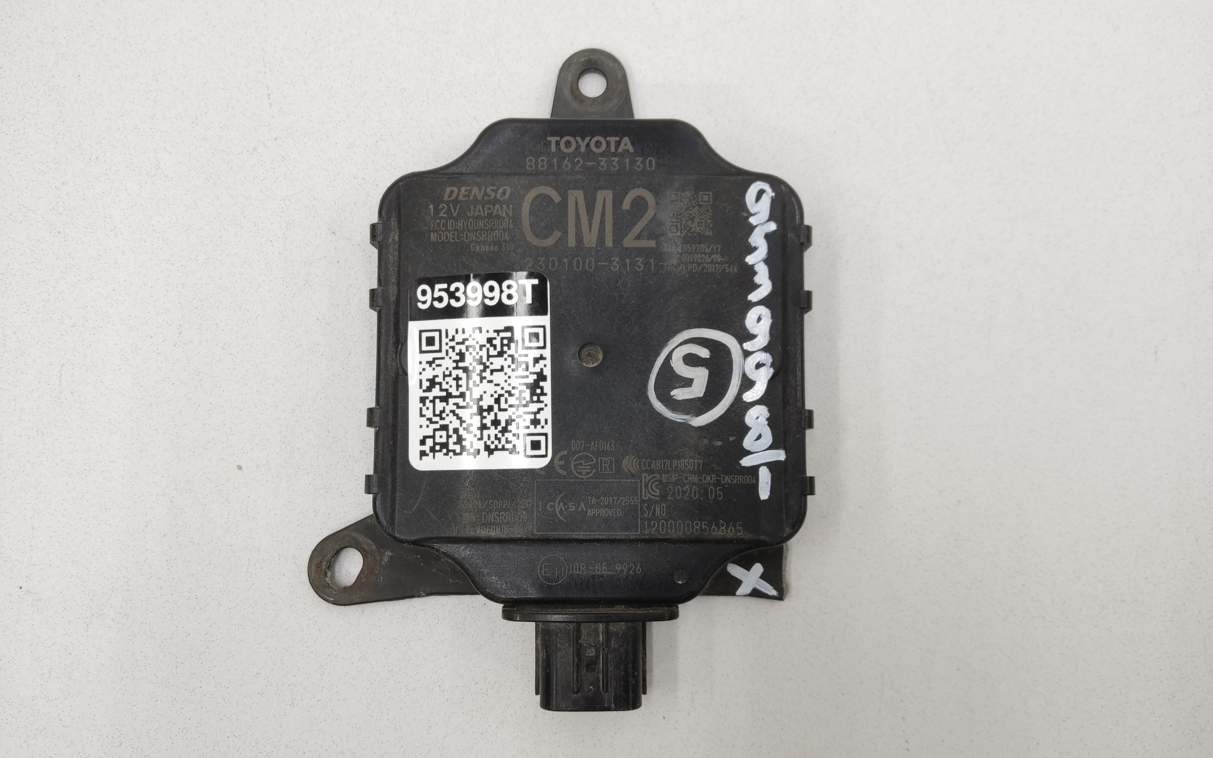 Датчик  слепых зон правый Toyota Camry V70