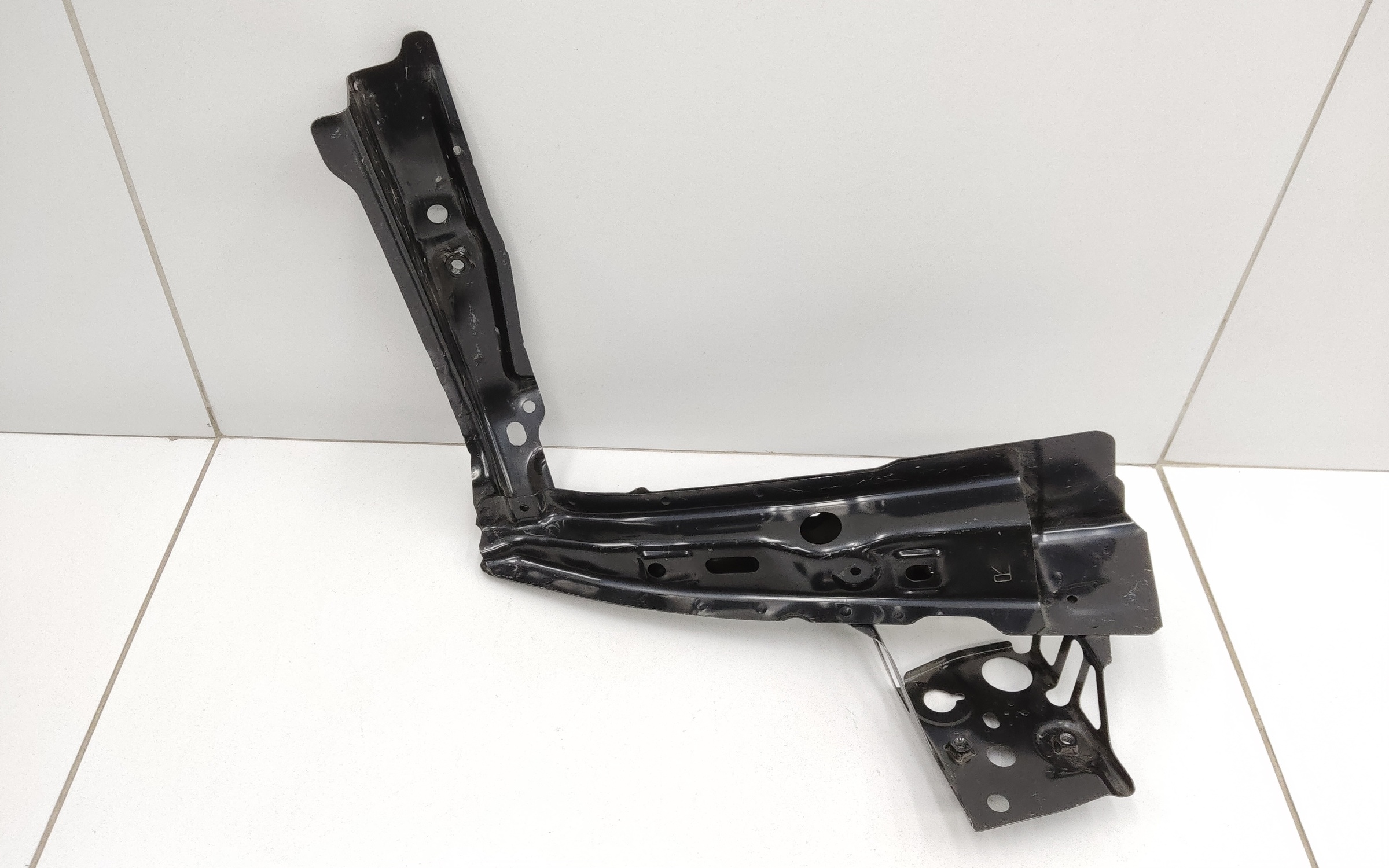 Кронштейн передней панели правый Mazda CX-5 1