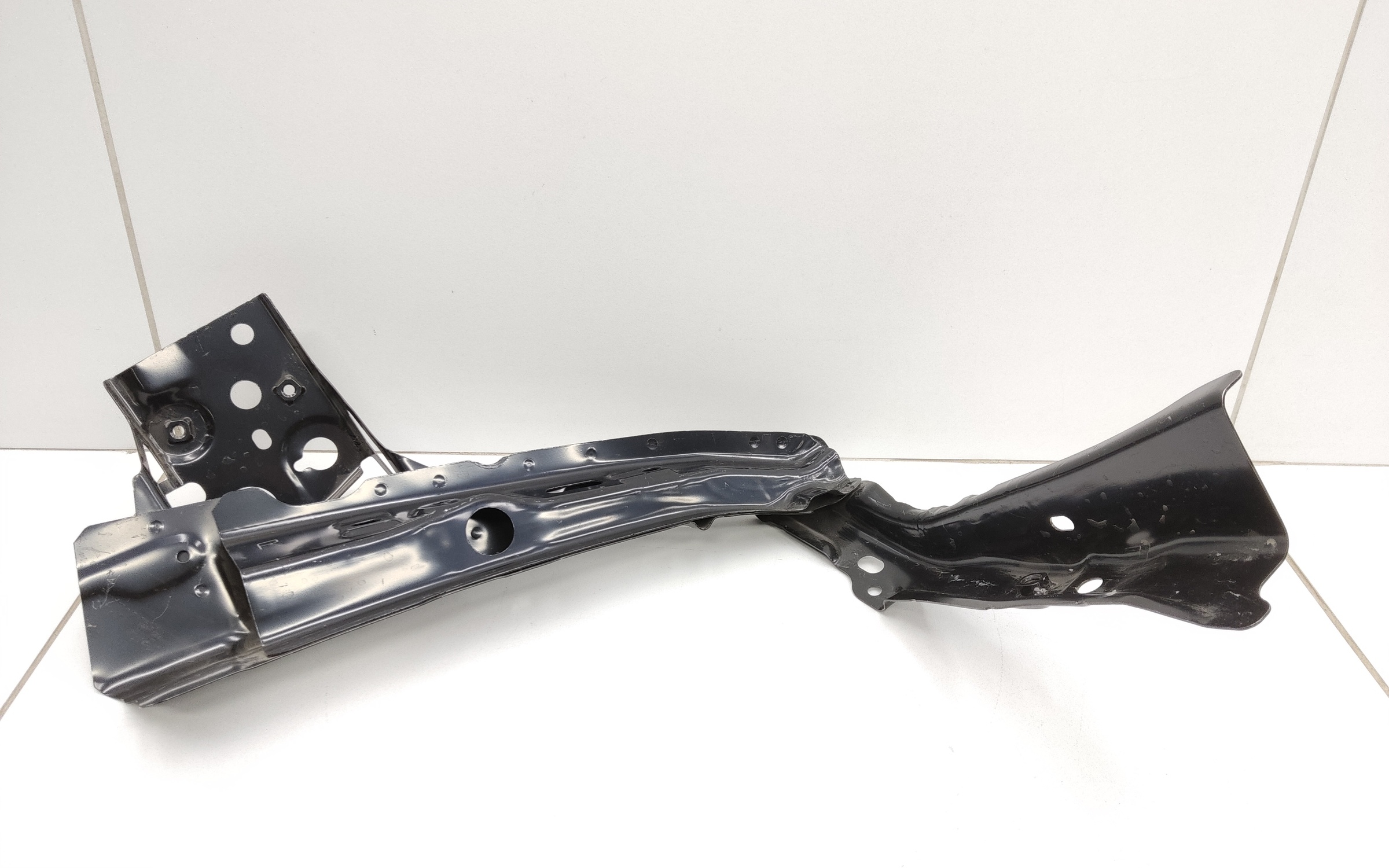 Кронштейн передней панели правый Mazda CX-5 1