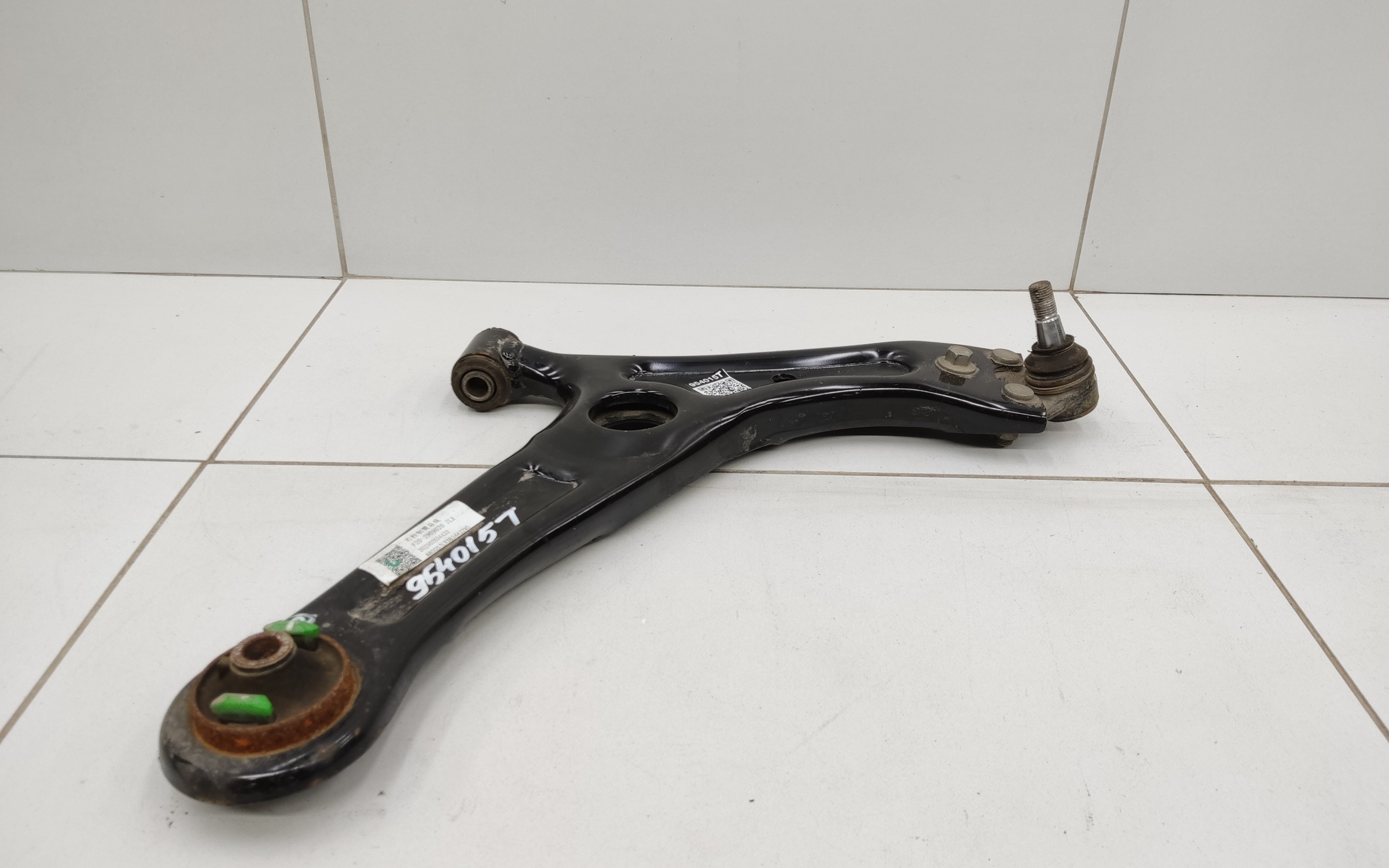 Рычаг передней подвески правый Jetour Dashing