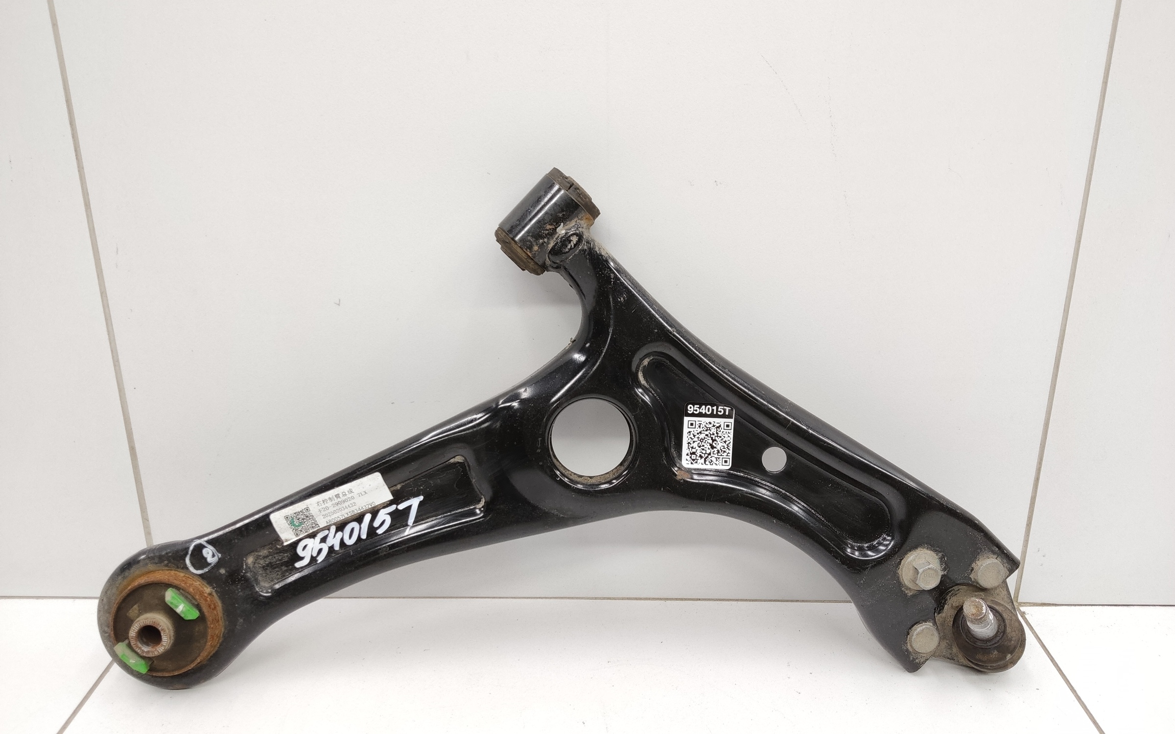 Рычаг передней подвески правый Jetour Dashing