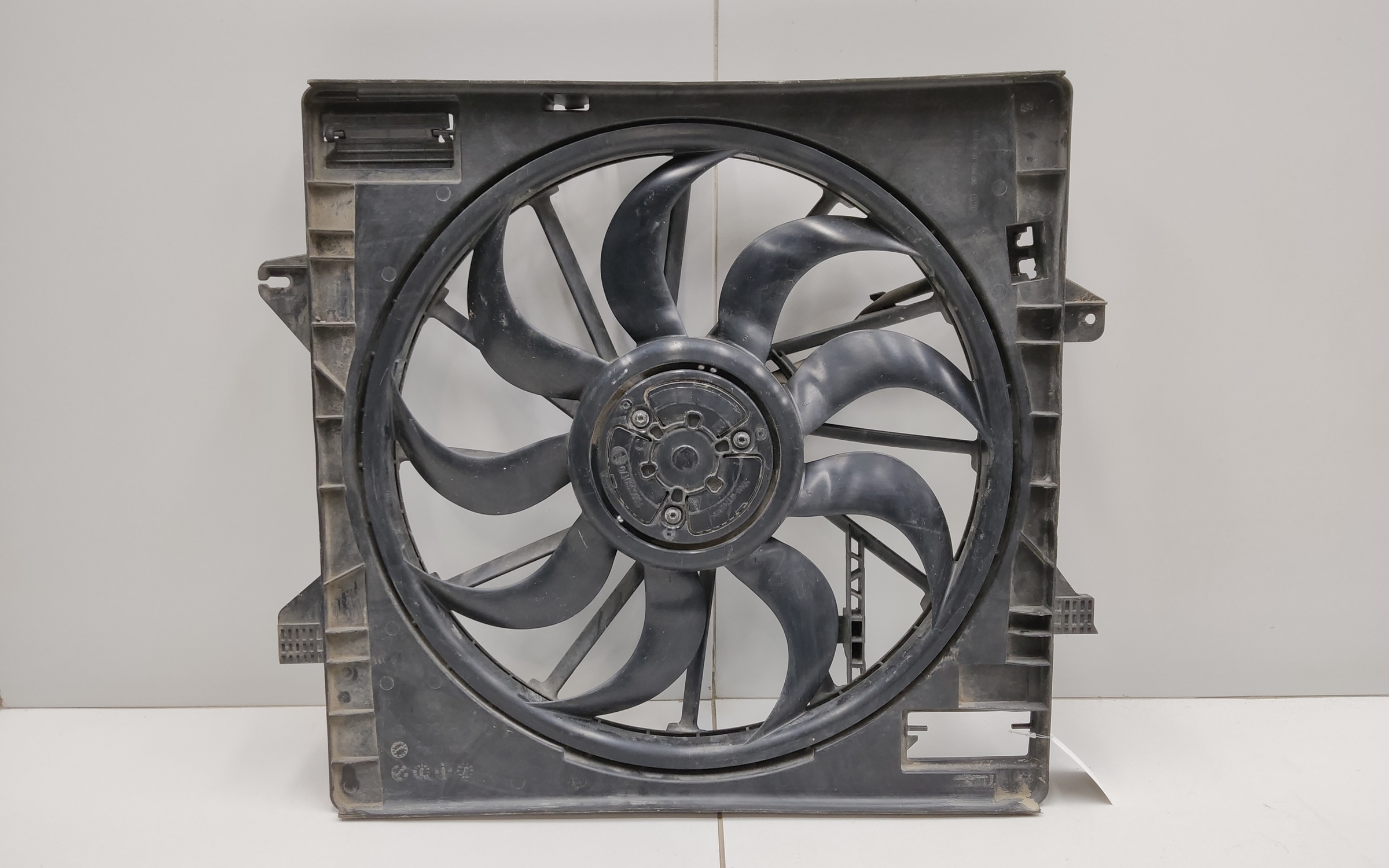 Диффузор вентилятора радиатора Kia Sorento 4