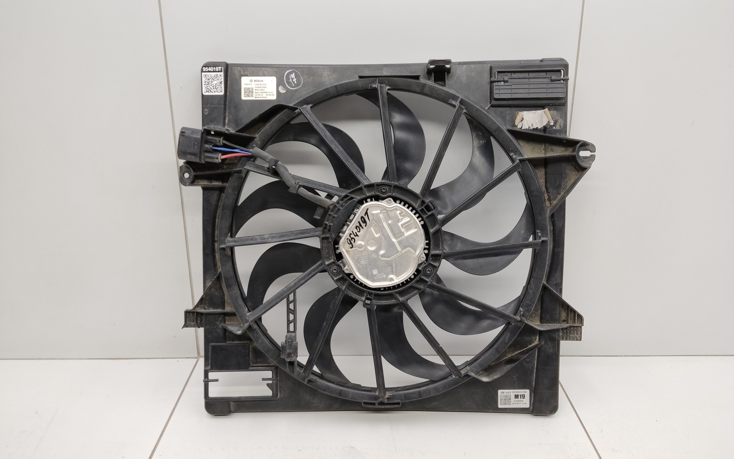 Диффузор вентилятора радиатора Kia Sorento 4