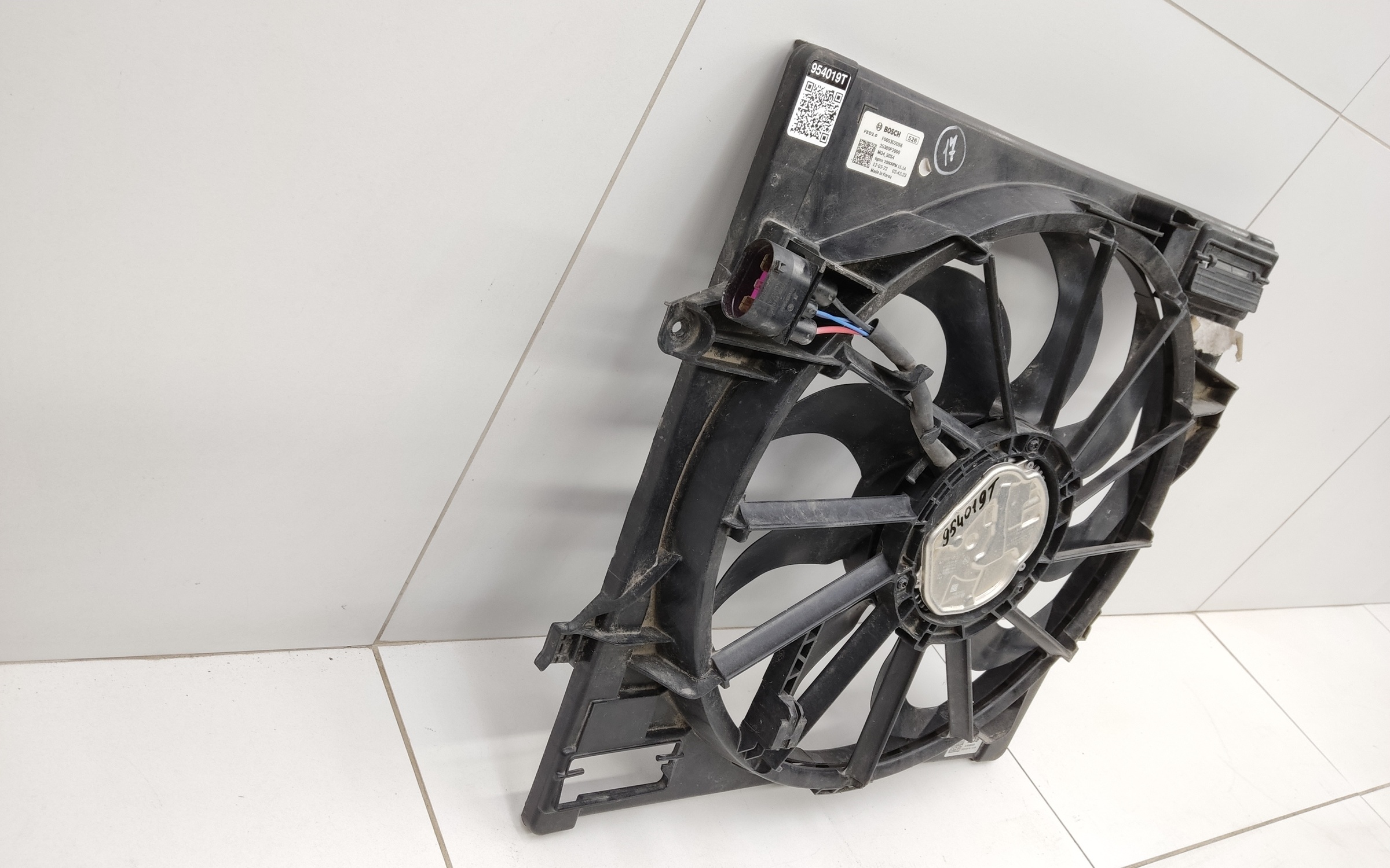 Диффузор вентилятора радиатора Kia Sorento 4