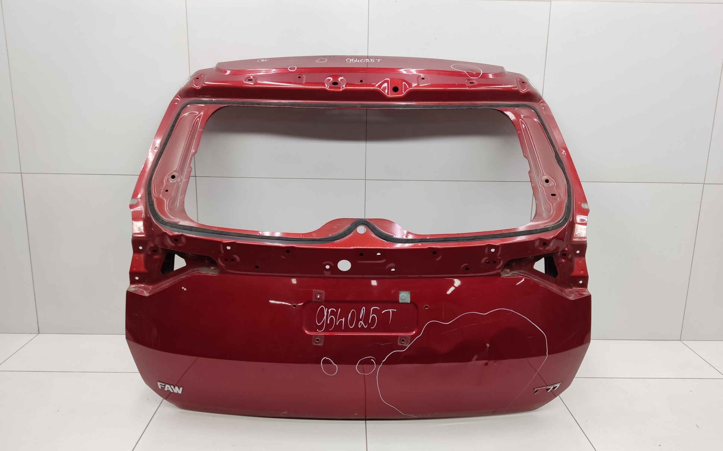 Крышка багажника FAW Bestune T77