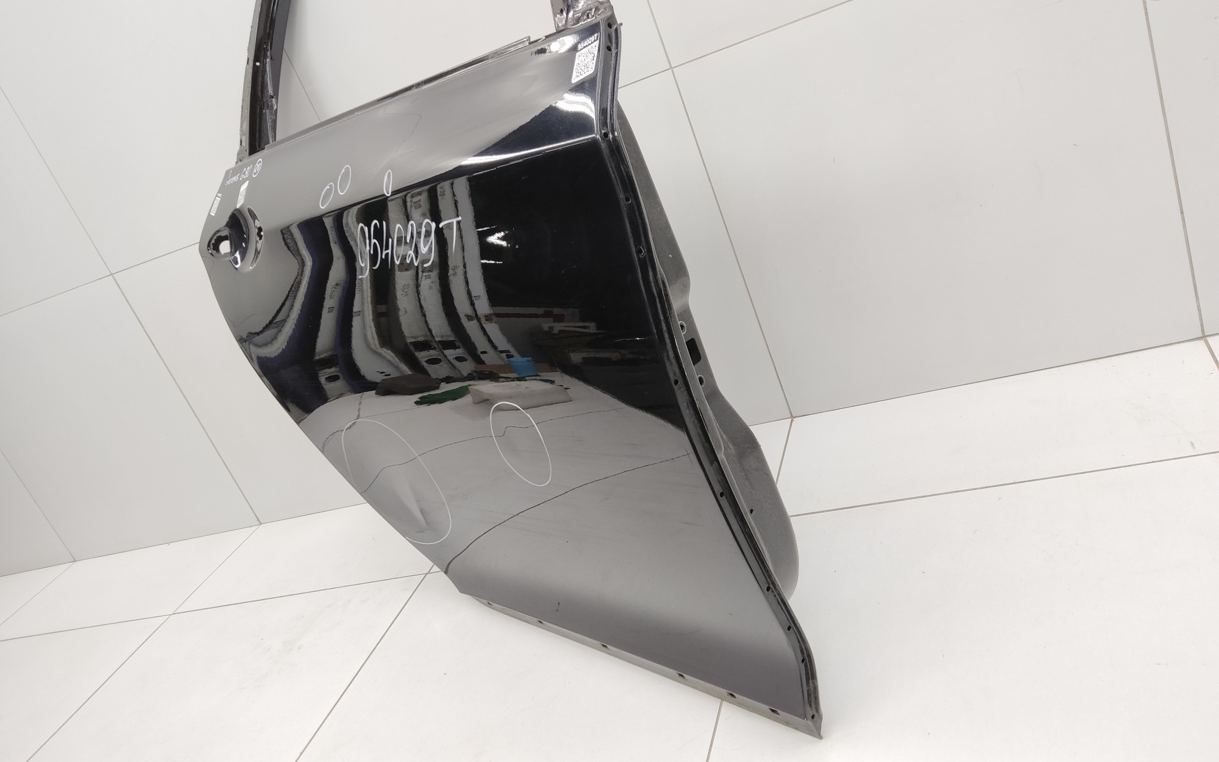 Дверь задняя правая Genesis G80 1