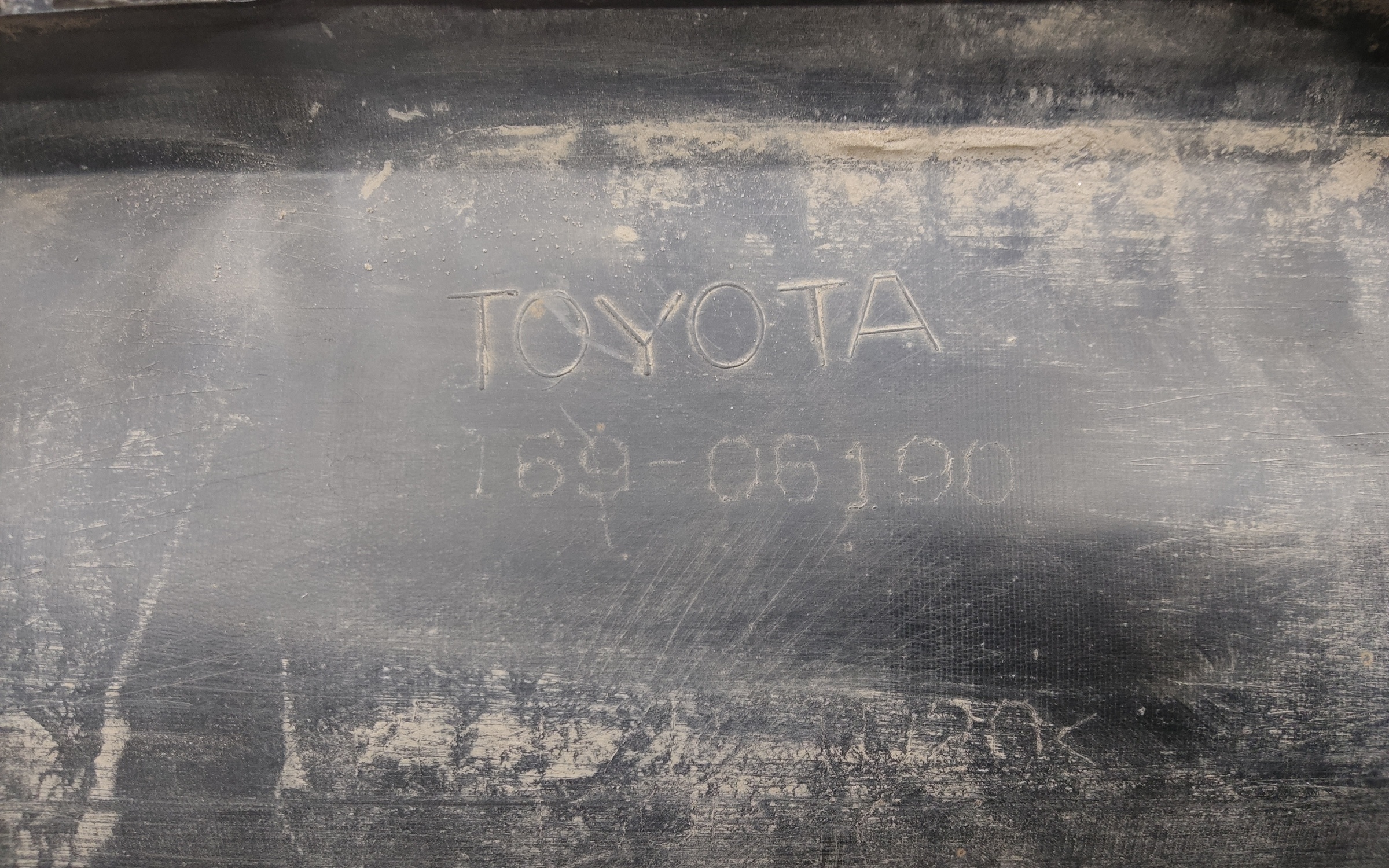 Юбка заднего бампера Toyota Camry V70