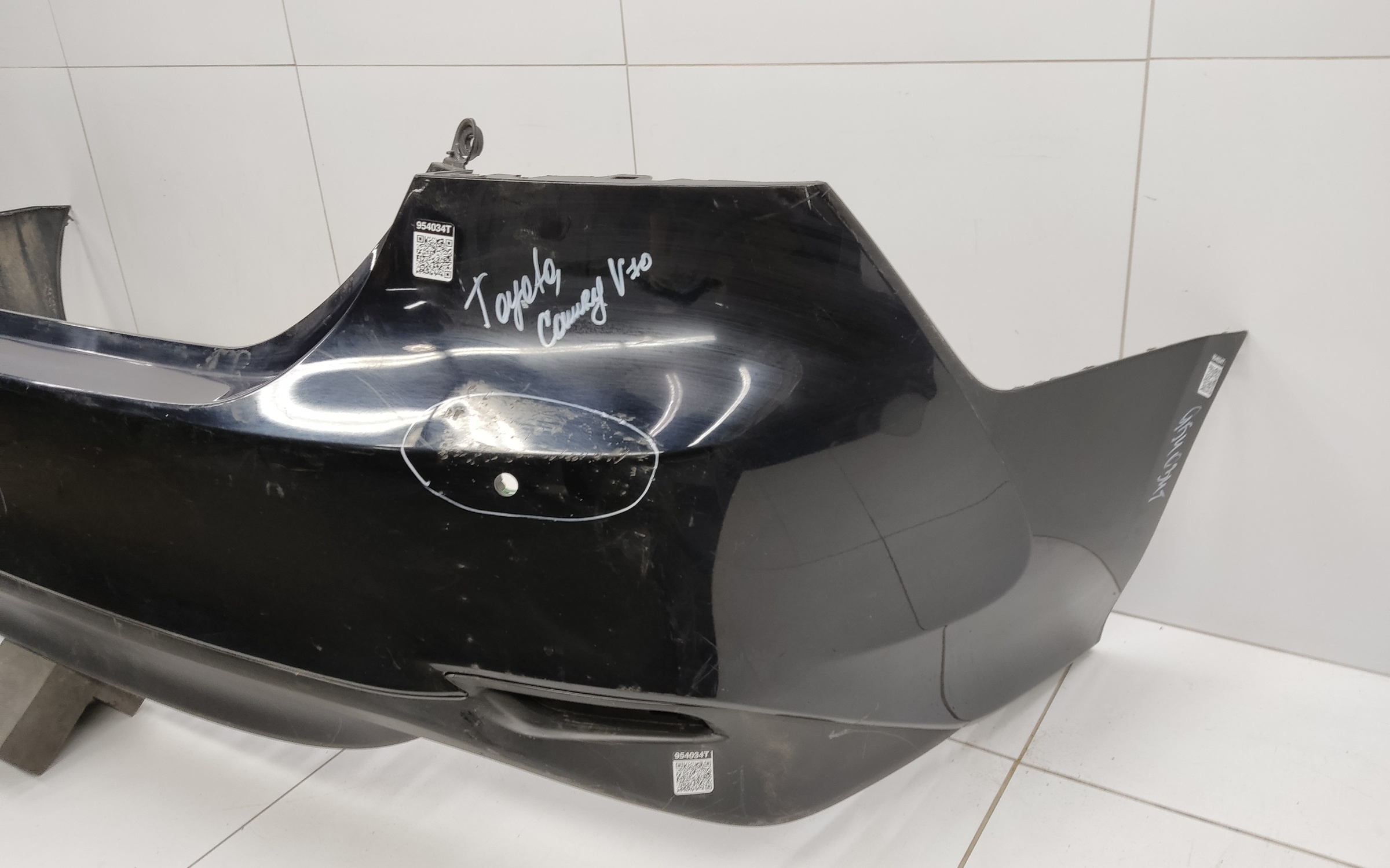 Бампер задний Toyota Camry V70