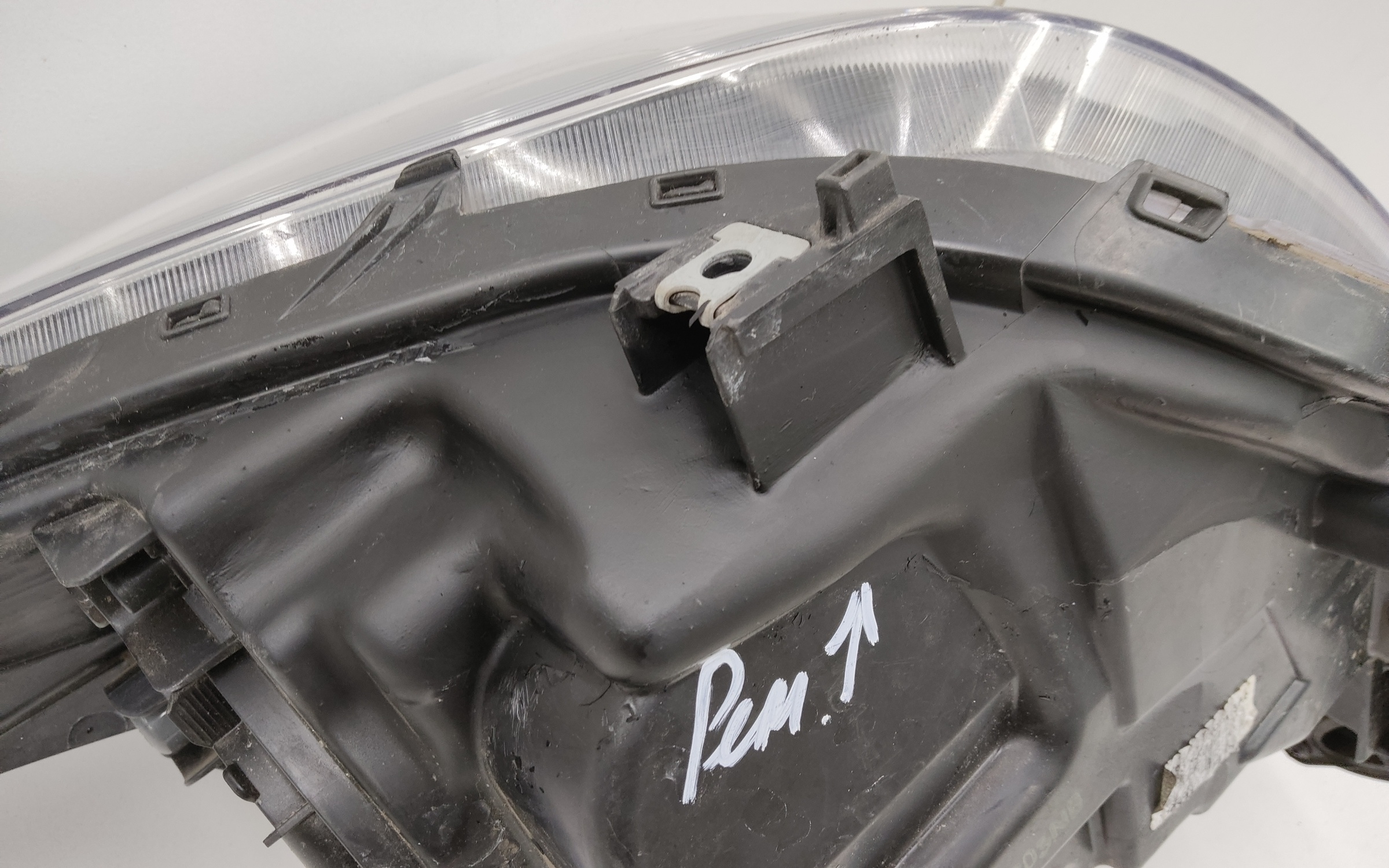 Фара передняя правая Kia Rio 4 галоген