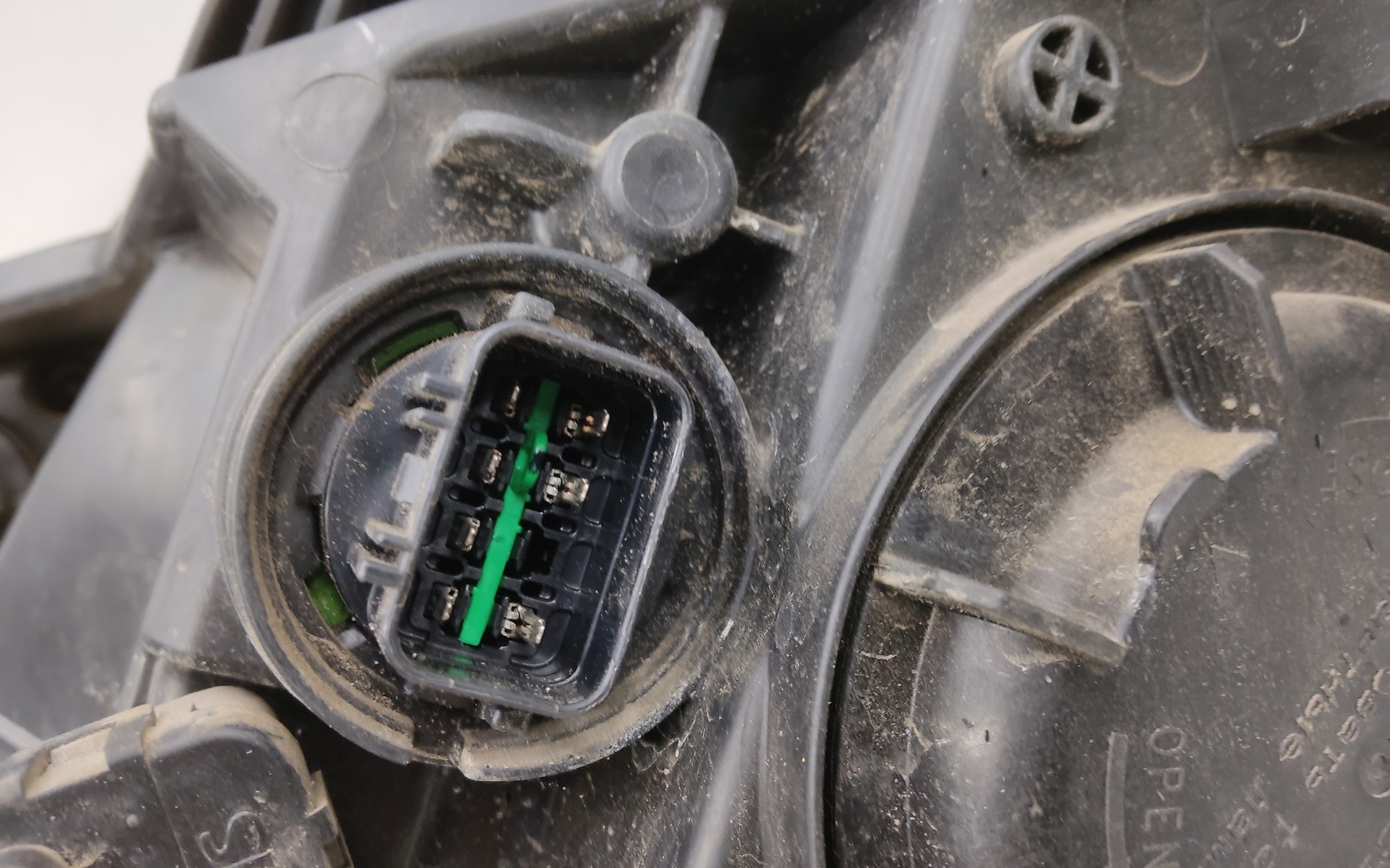 Фара передняя правая Kia Rio 4 галоген