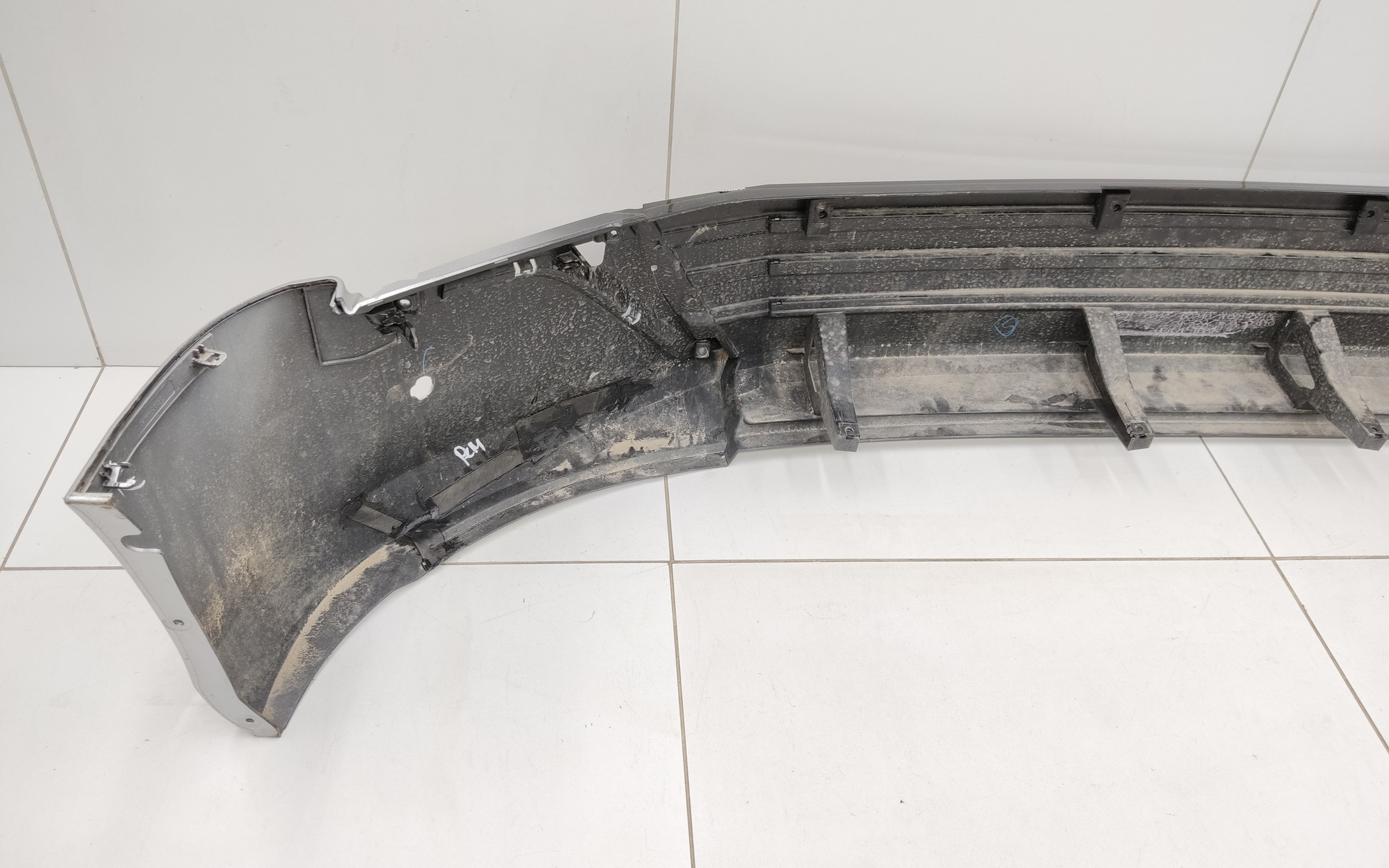 Юбка переднего бампера Toyota Land Cruiser 200 Restail 2 Executive Lounge