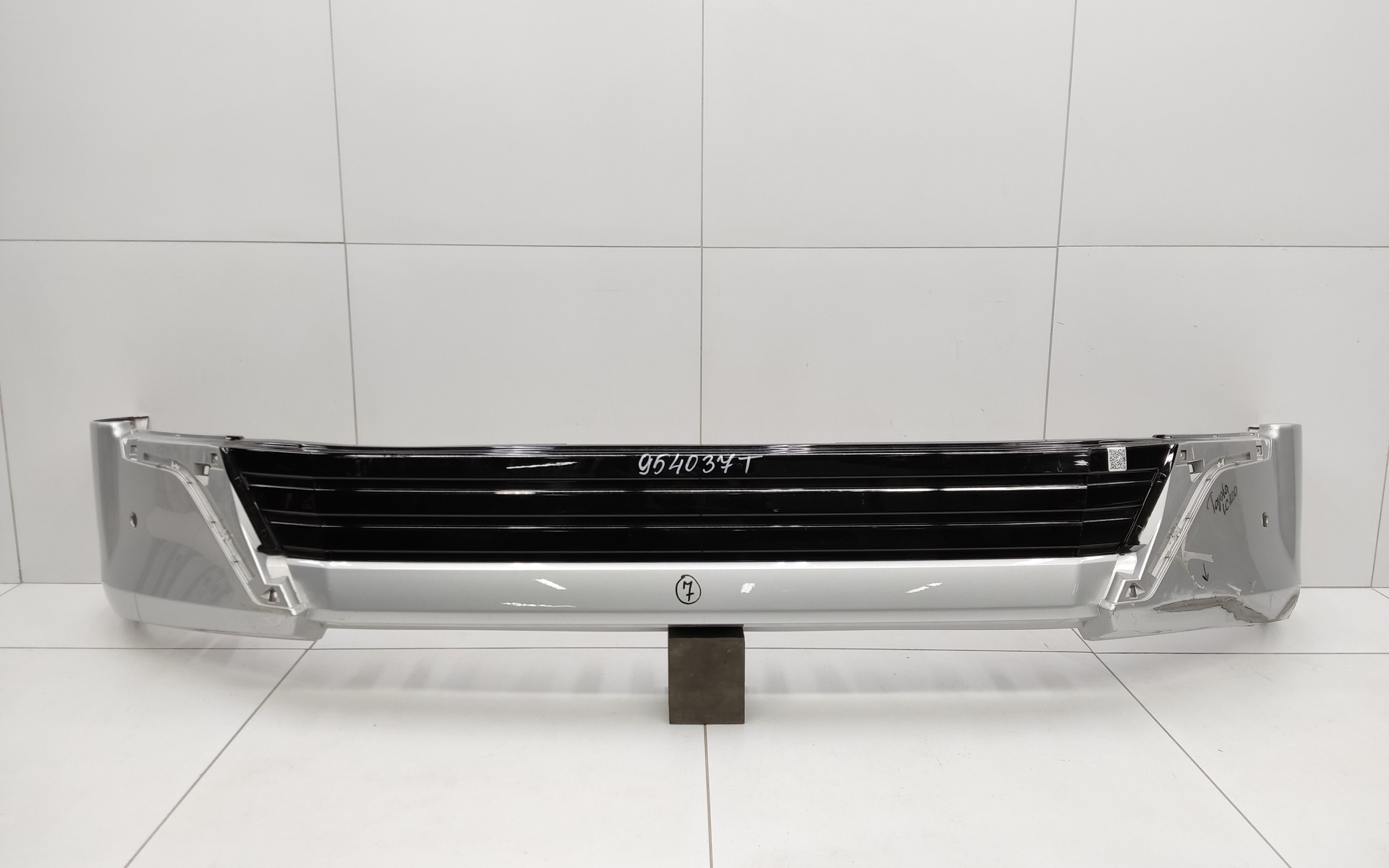 Юбка переднего бампера Toyota Land Cruiser 200 Restail 2 Executive Lounge