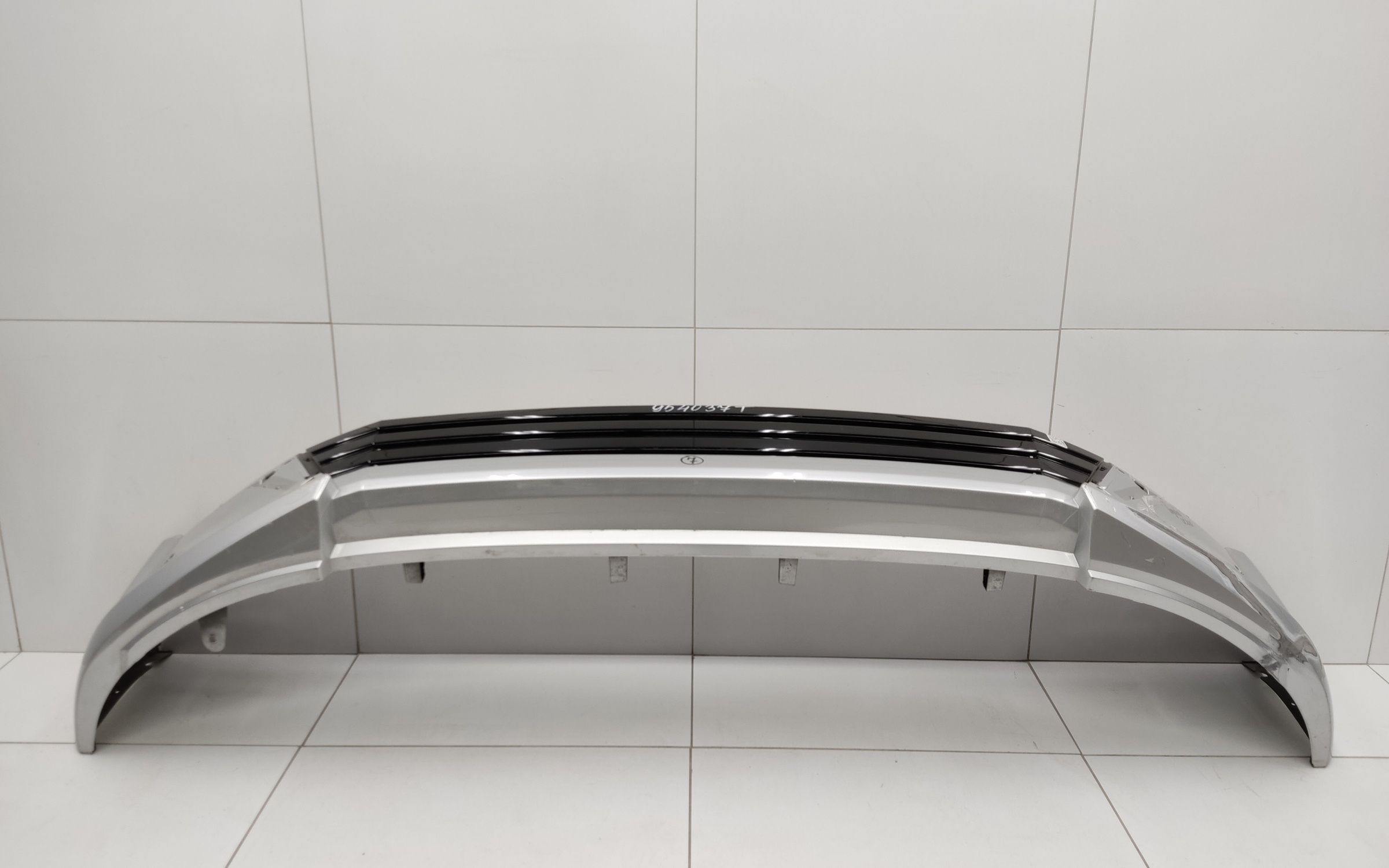 Юбка переднего бампера Toyota Land Cruiser 200 Restail 2 Executive Lounge