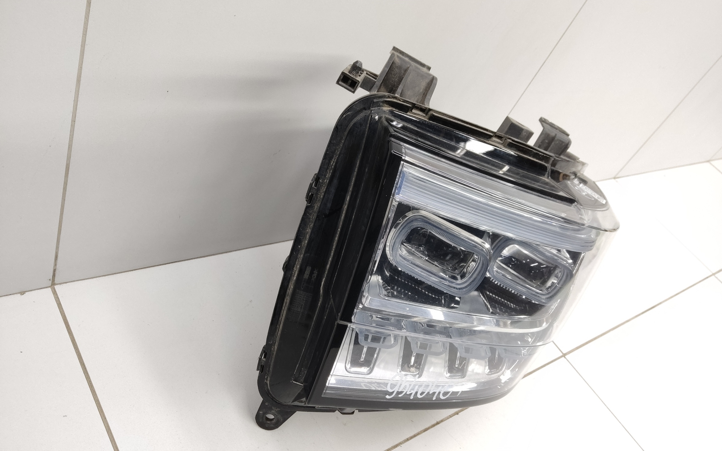 Фара передняя левая Tank 500 LED