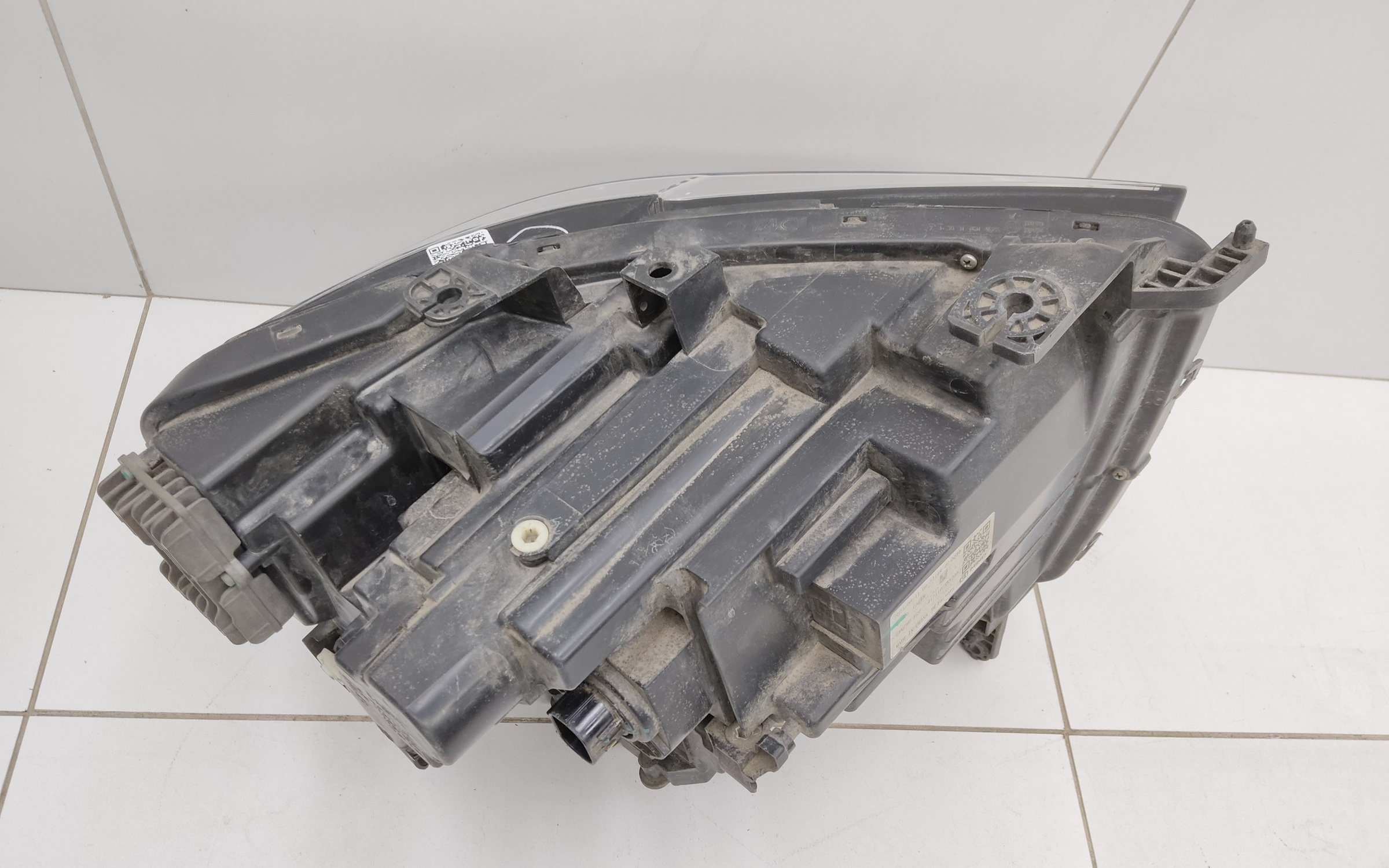 Фара передняя левая Tank 500 LED