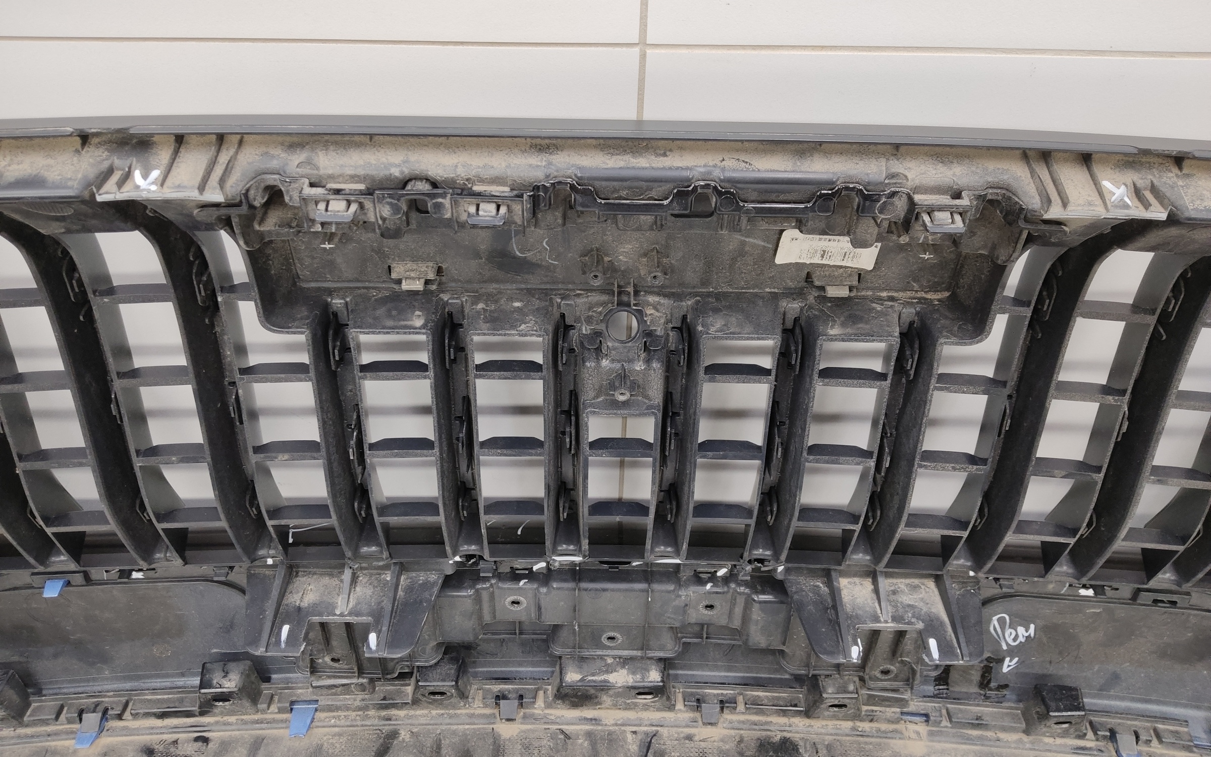 Бампер передний Haval Jolion Restail с отверстиями под накладки