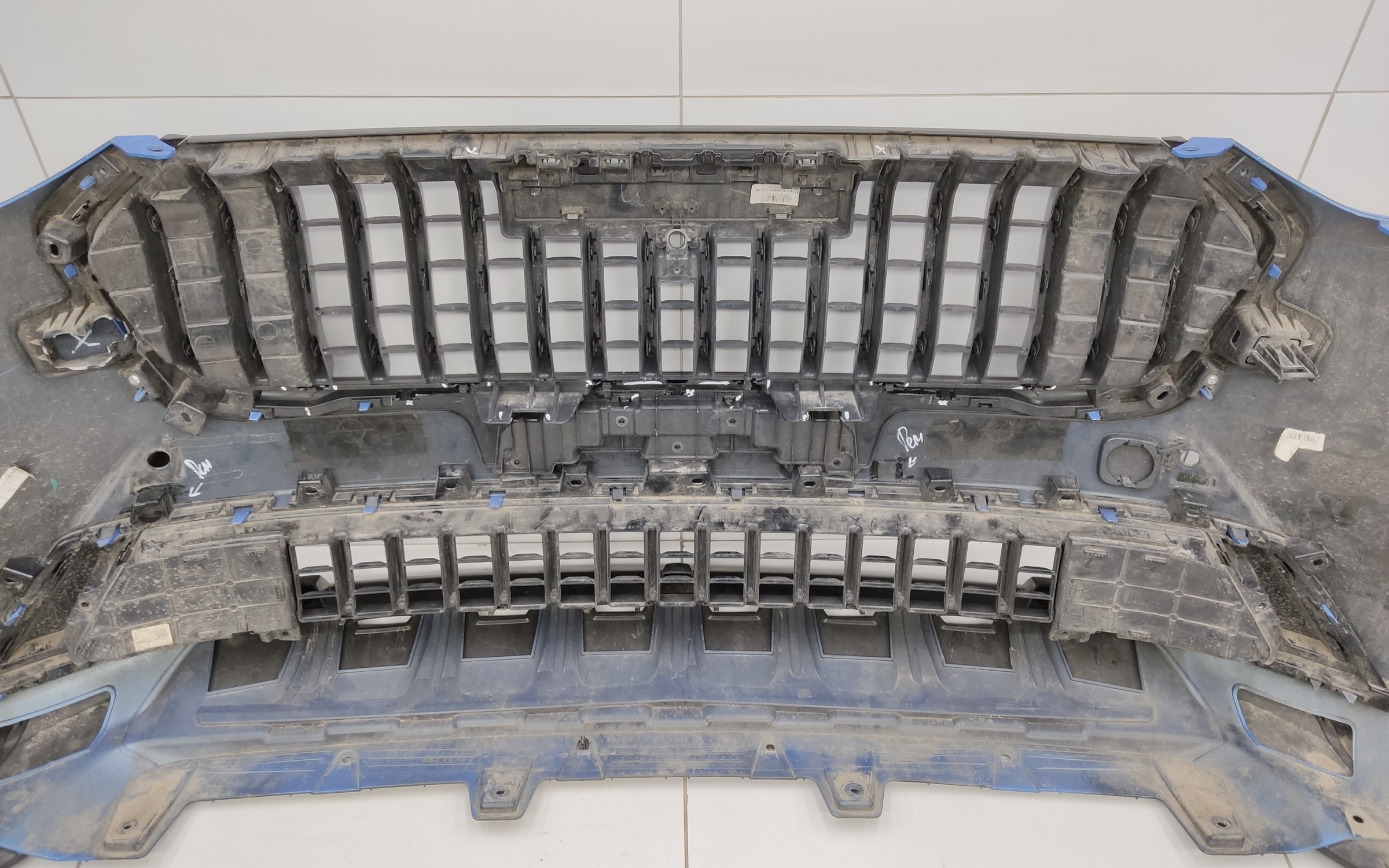 Бампер передний Haval Jolion Restail с отверстиями под накладки