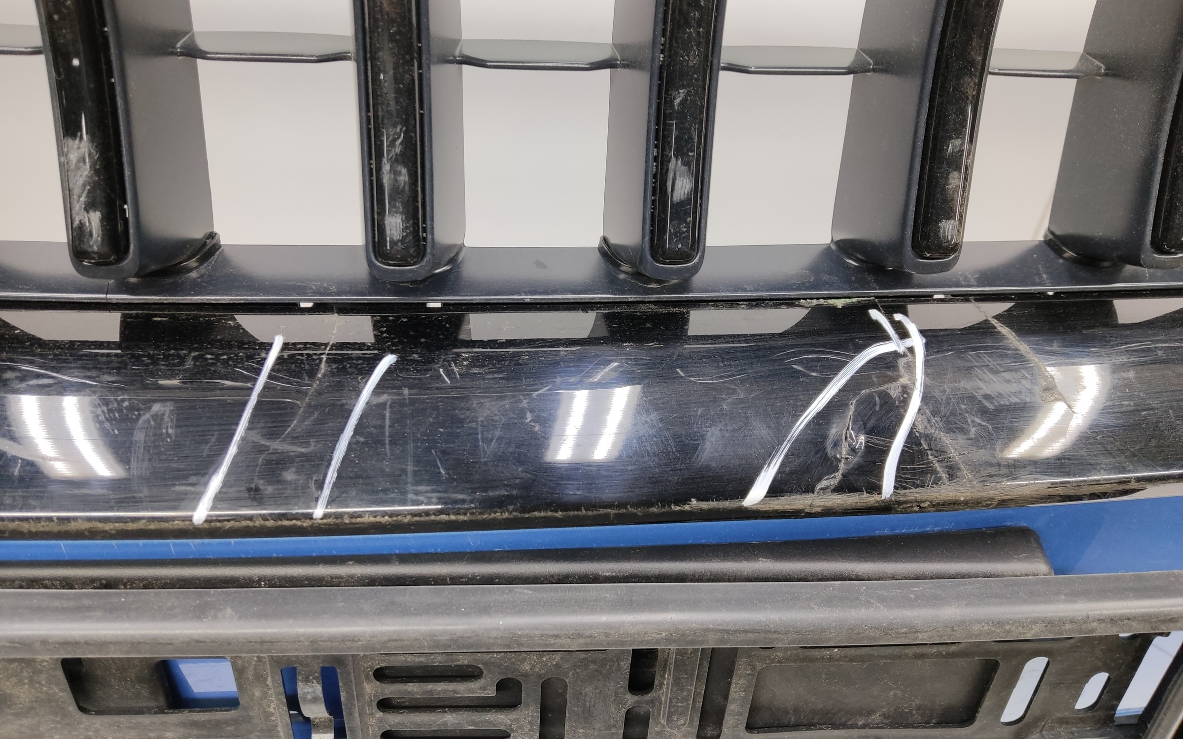 Бампер передний Haval Jolion Restail с отверстиями под накладки