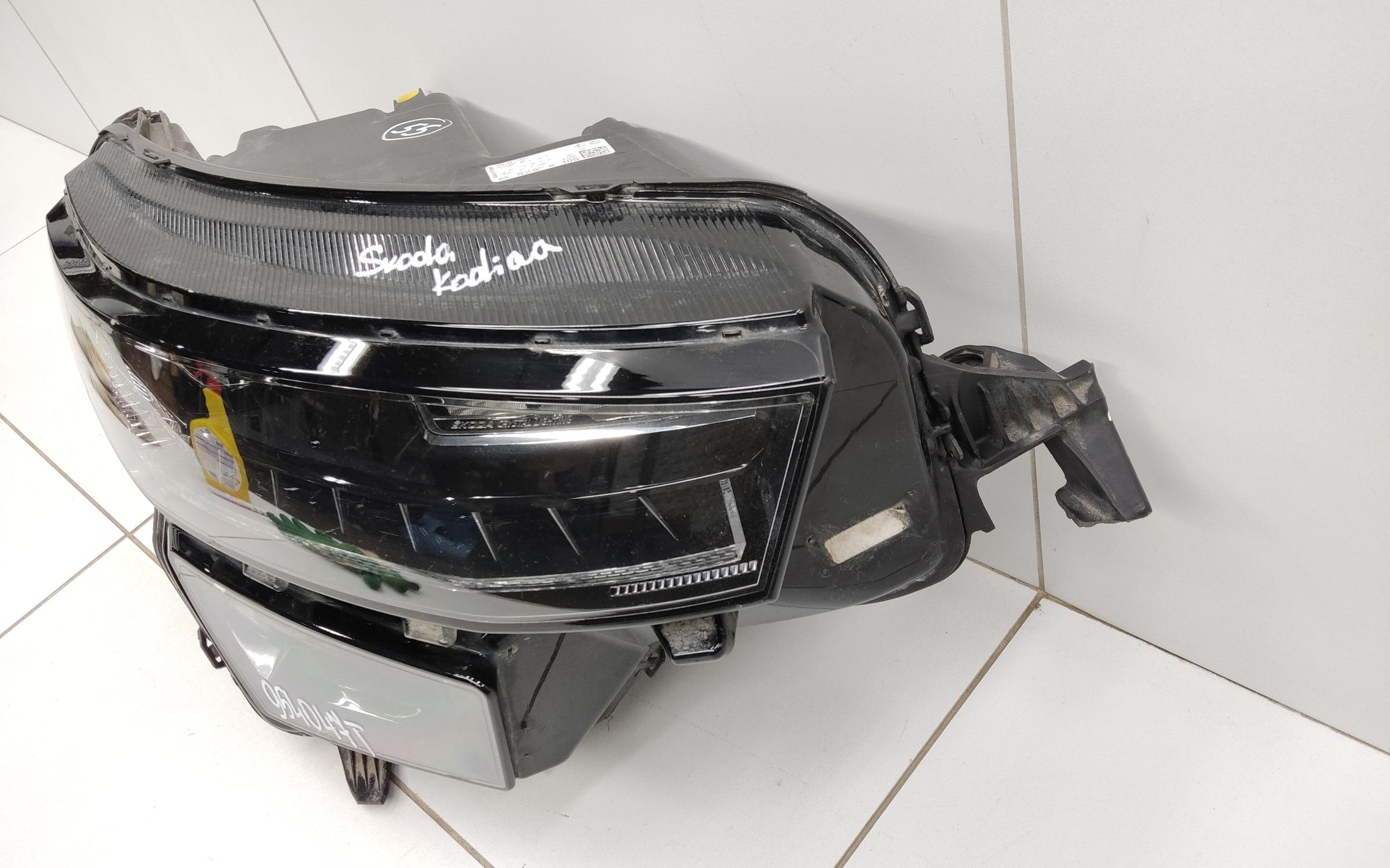 Фара передняя правая Skoda Kodiaq Restail LED