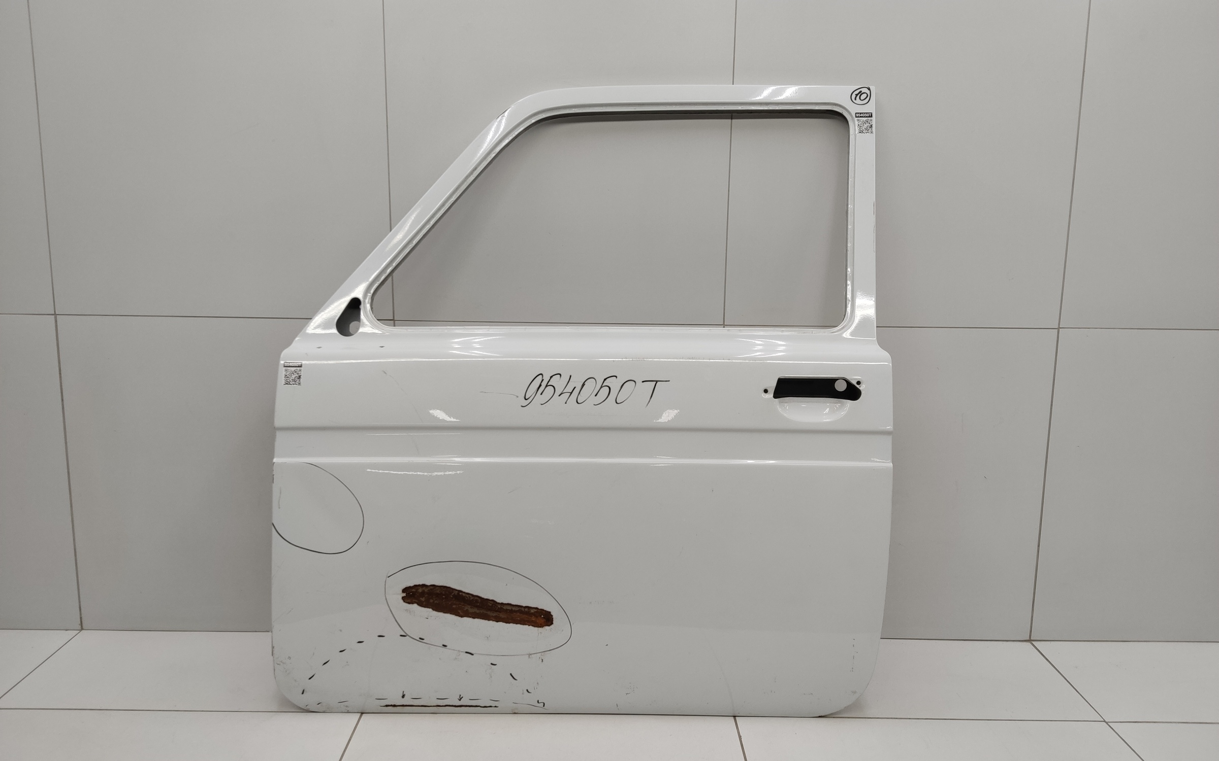 Дверь передняя левая Niva 2121