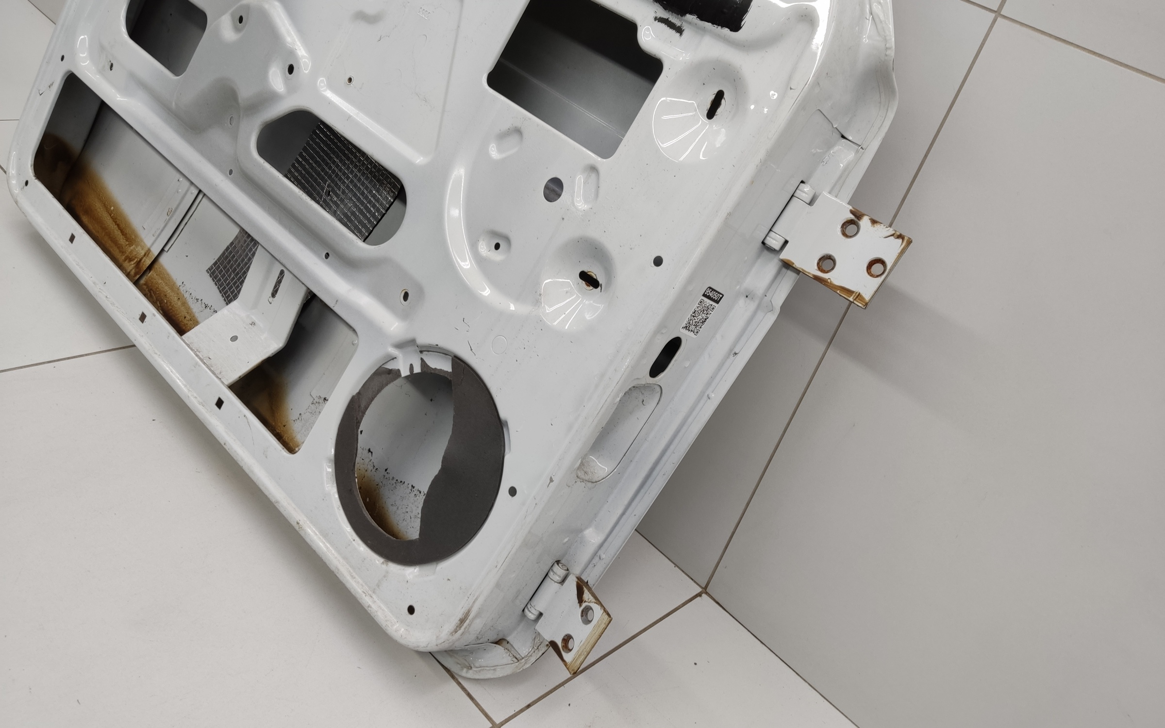 Дверь передняя левая Niva 2121