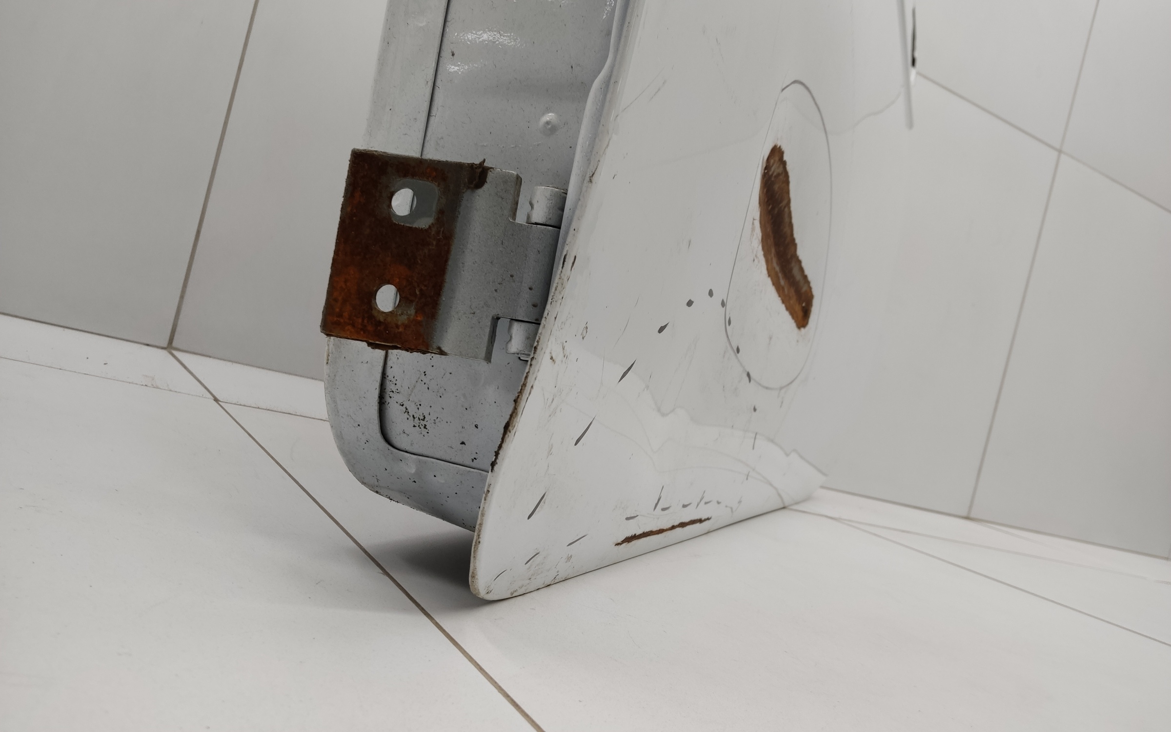 Дверь передняя левая Niva 2121