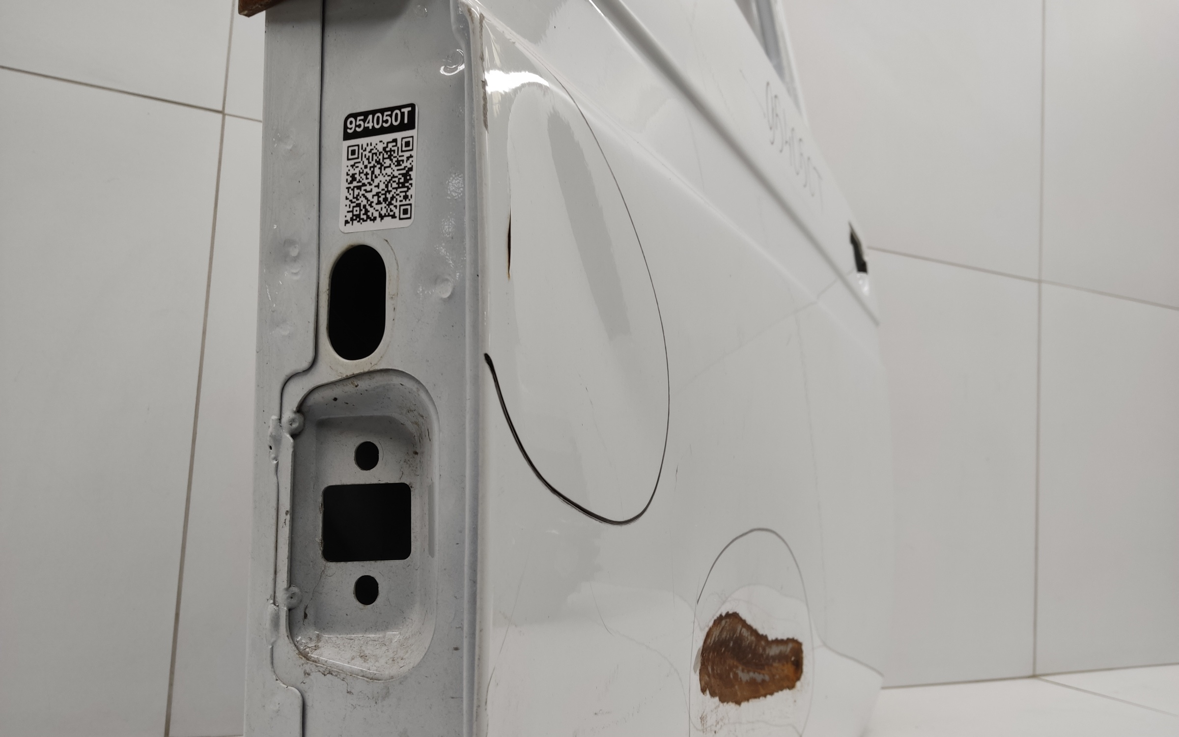 Дверь передняя левая Niva 2121