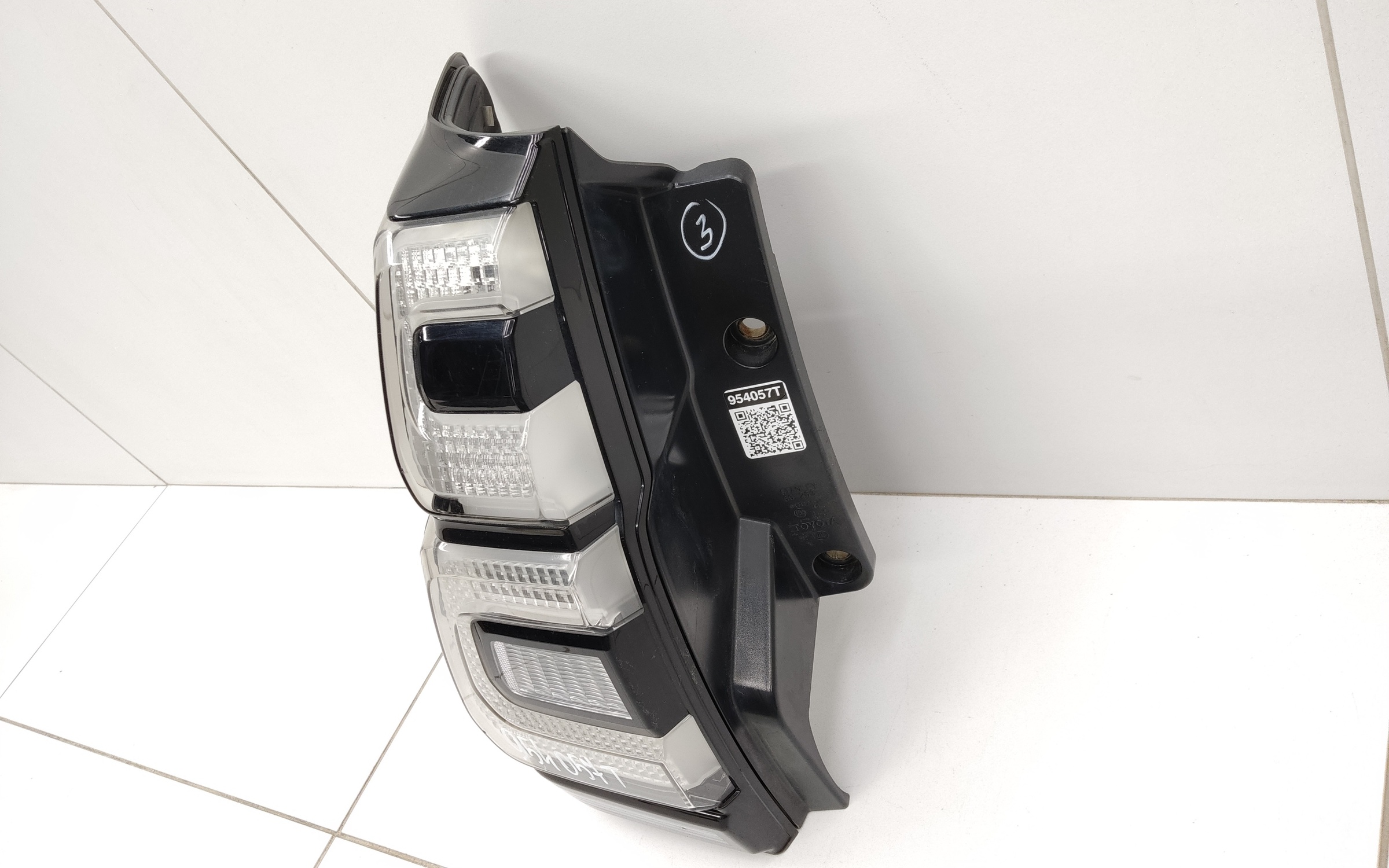 Фонарь задний левый Toyota Land Cruiser Prado 150 Restail 2 темный