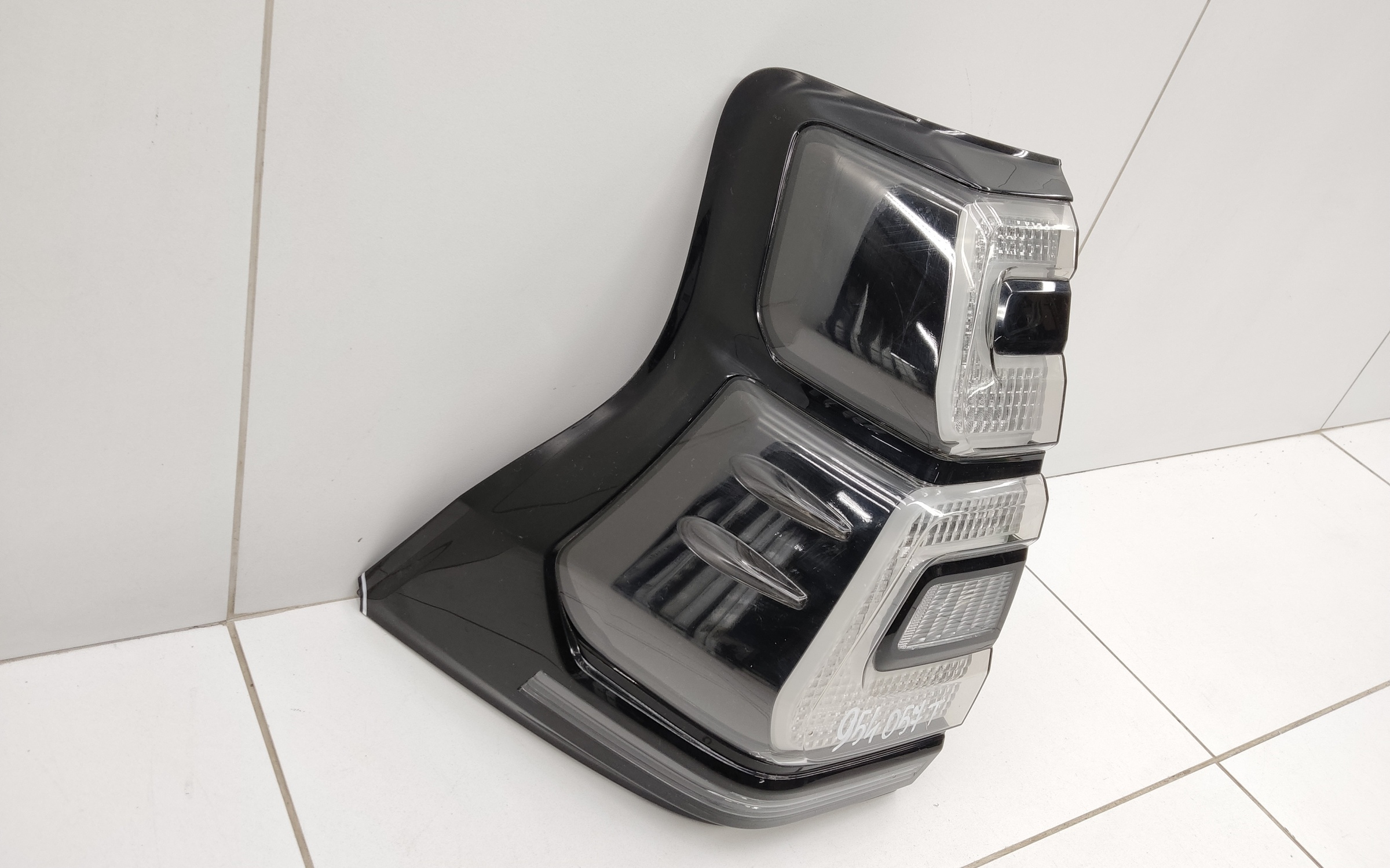 Фонарь задний левый Toyota Land Cruiser Prado 150 Restail 2 темный