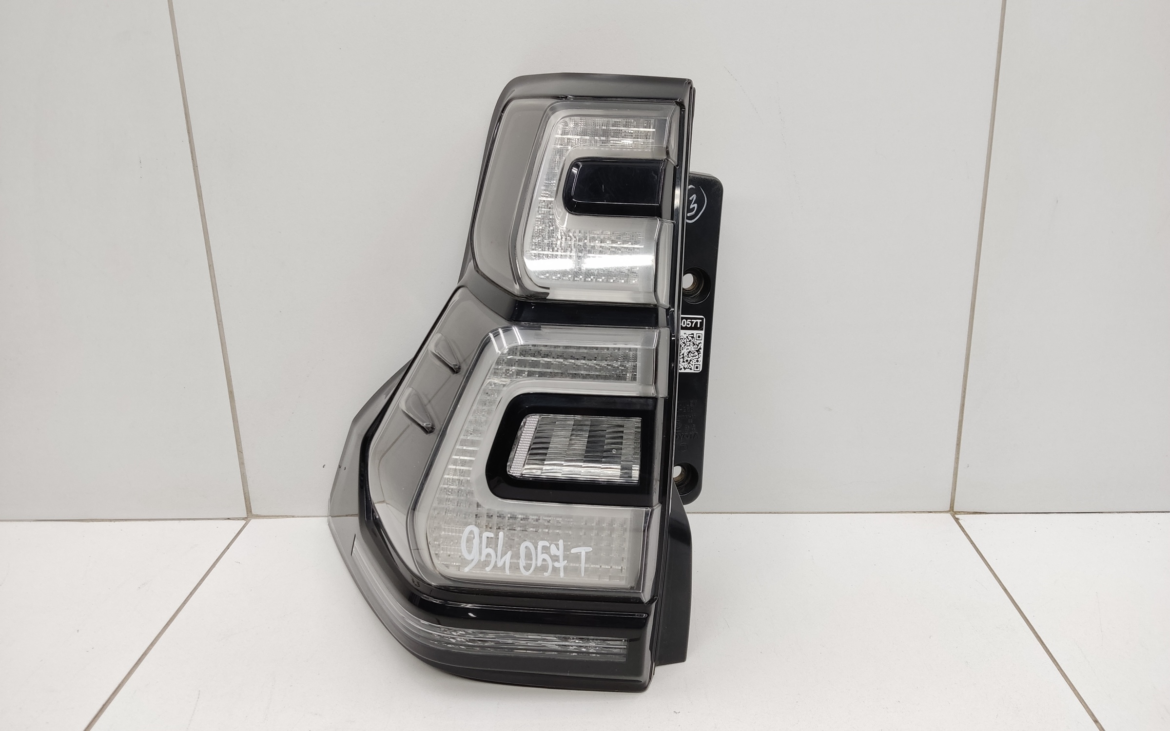 Фонарь задний левый Toyota Land Cruiser Prado 150 Restail 2 темный