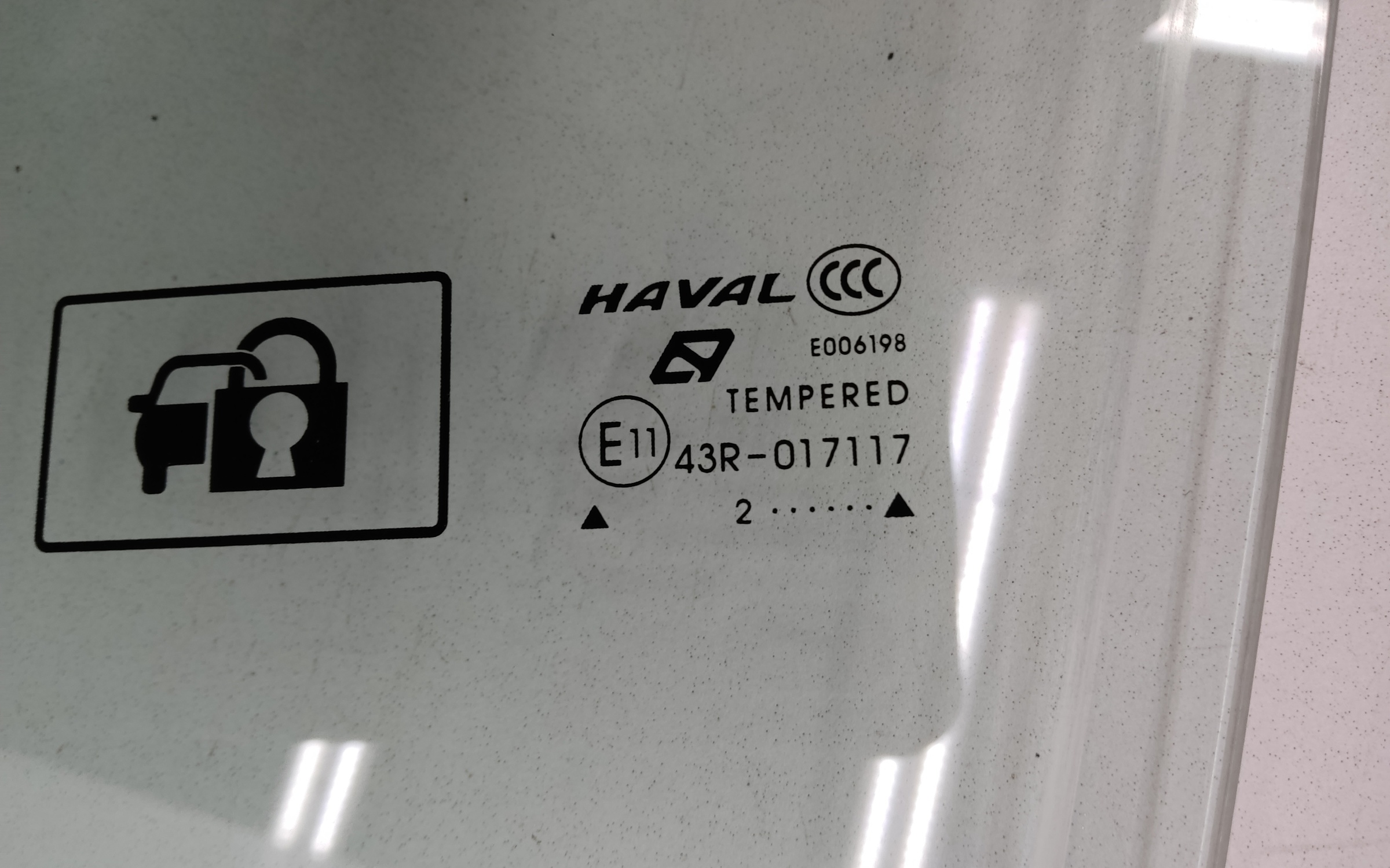 Стекло двери передней левой Haval Dargo