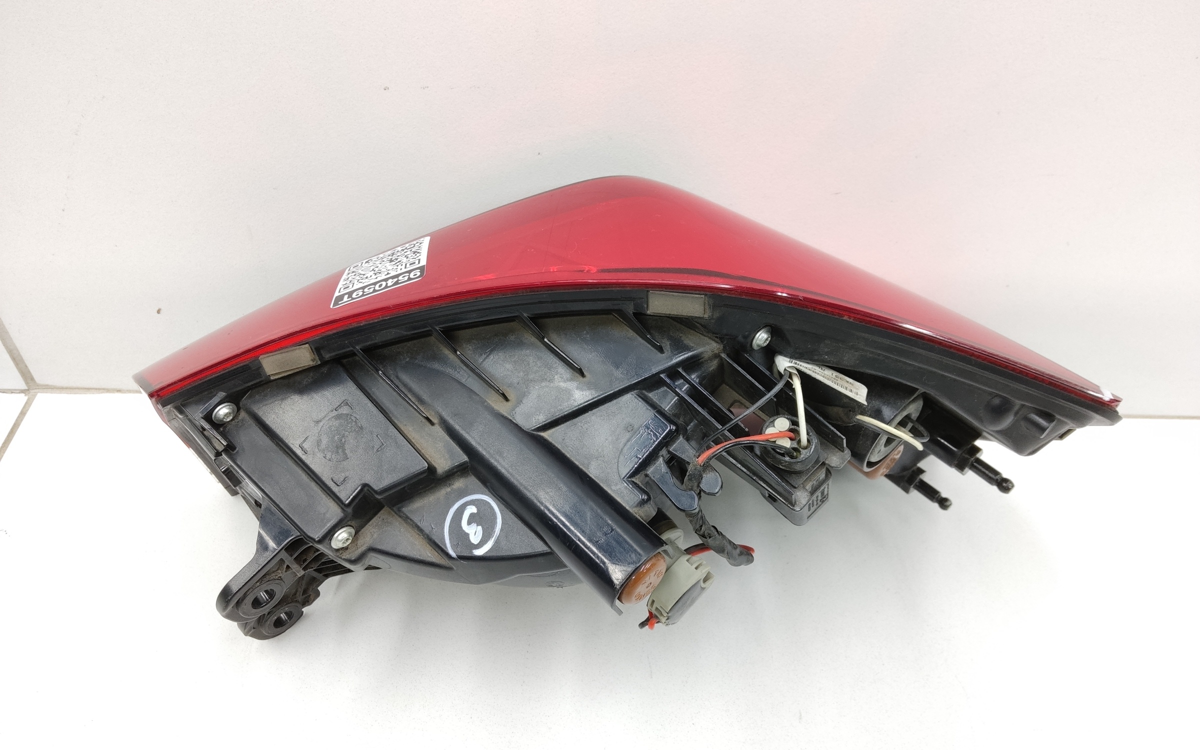 Фонарь задний левый наружный Skoda Rapid 2 LED
