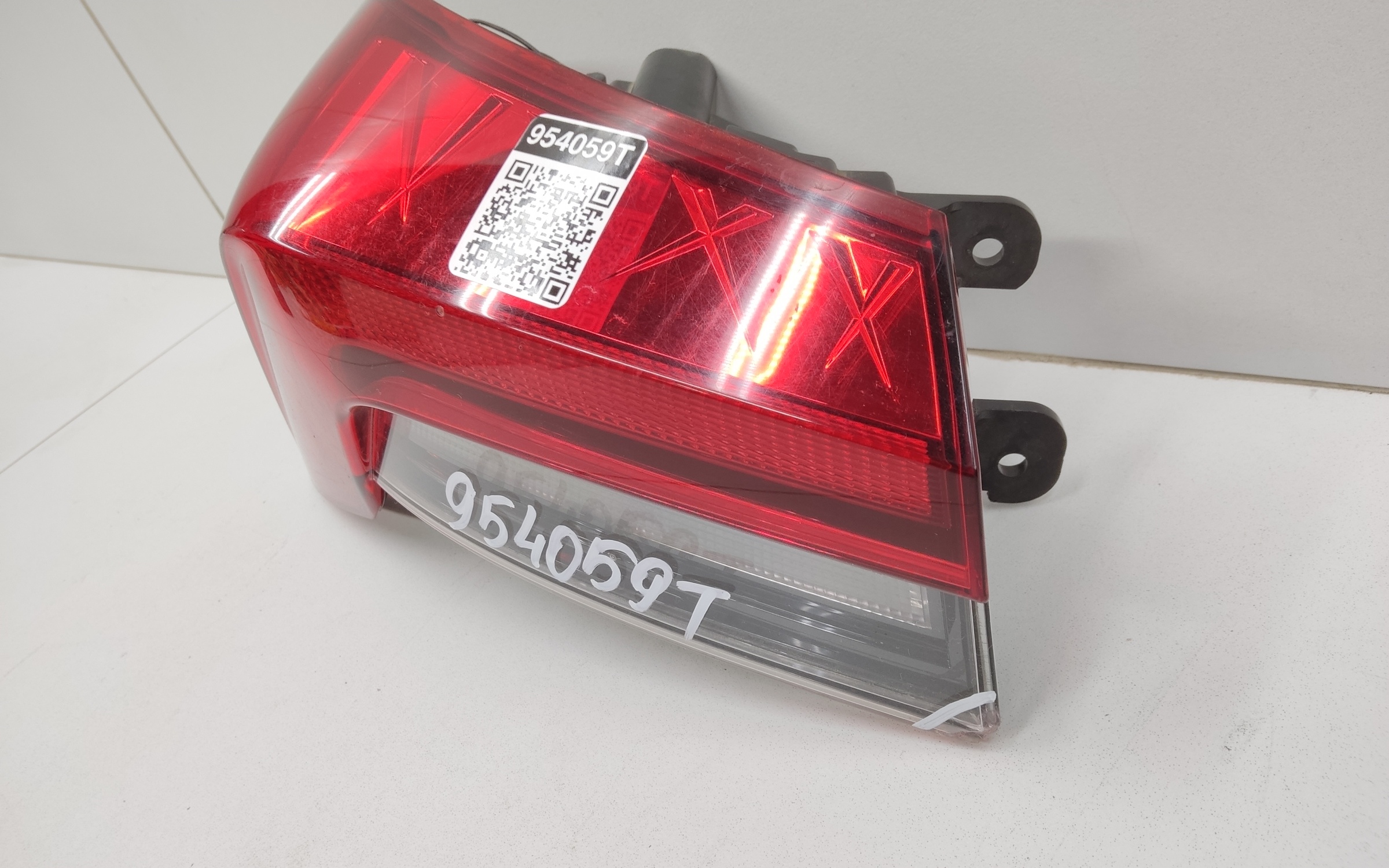 Фонарь задний левый наружный Skoda Rapid 2 LED
