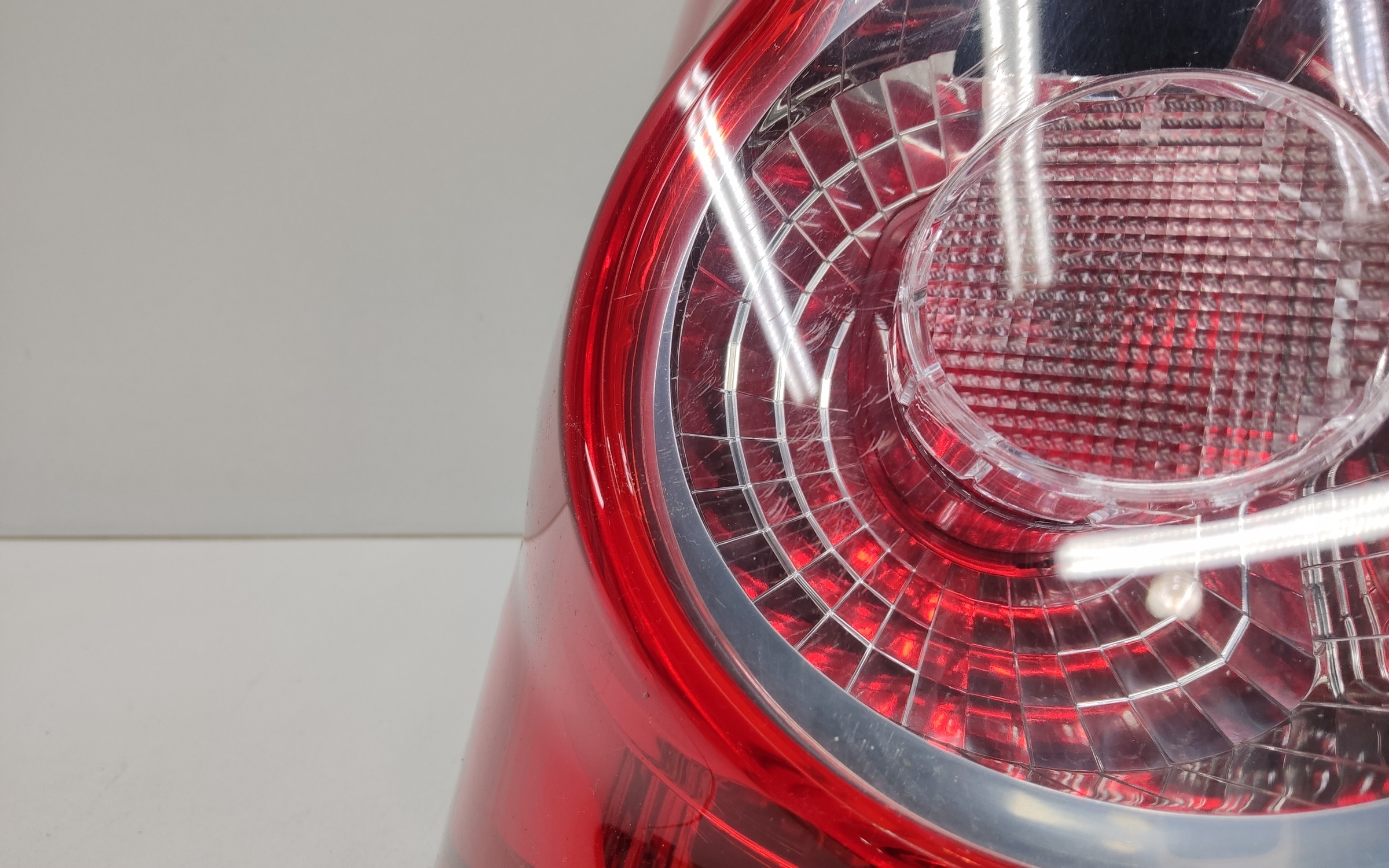 Фонарь задний левый наружный Lada Largus