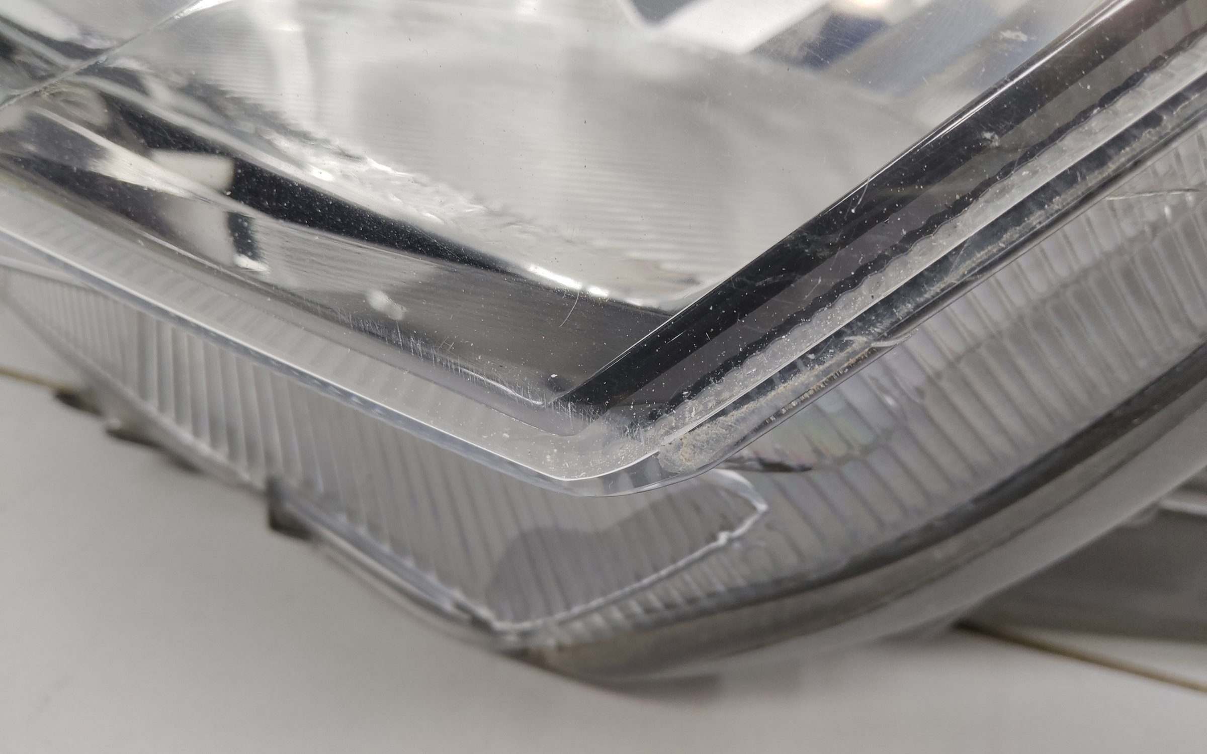 Фара передняя левая Skoda Rapid 1 галоген