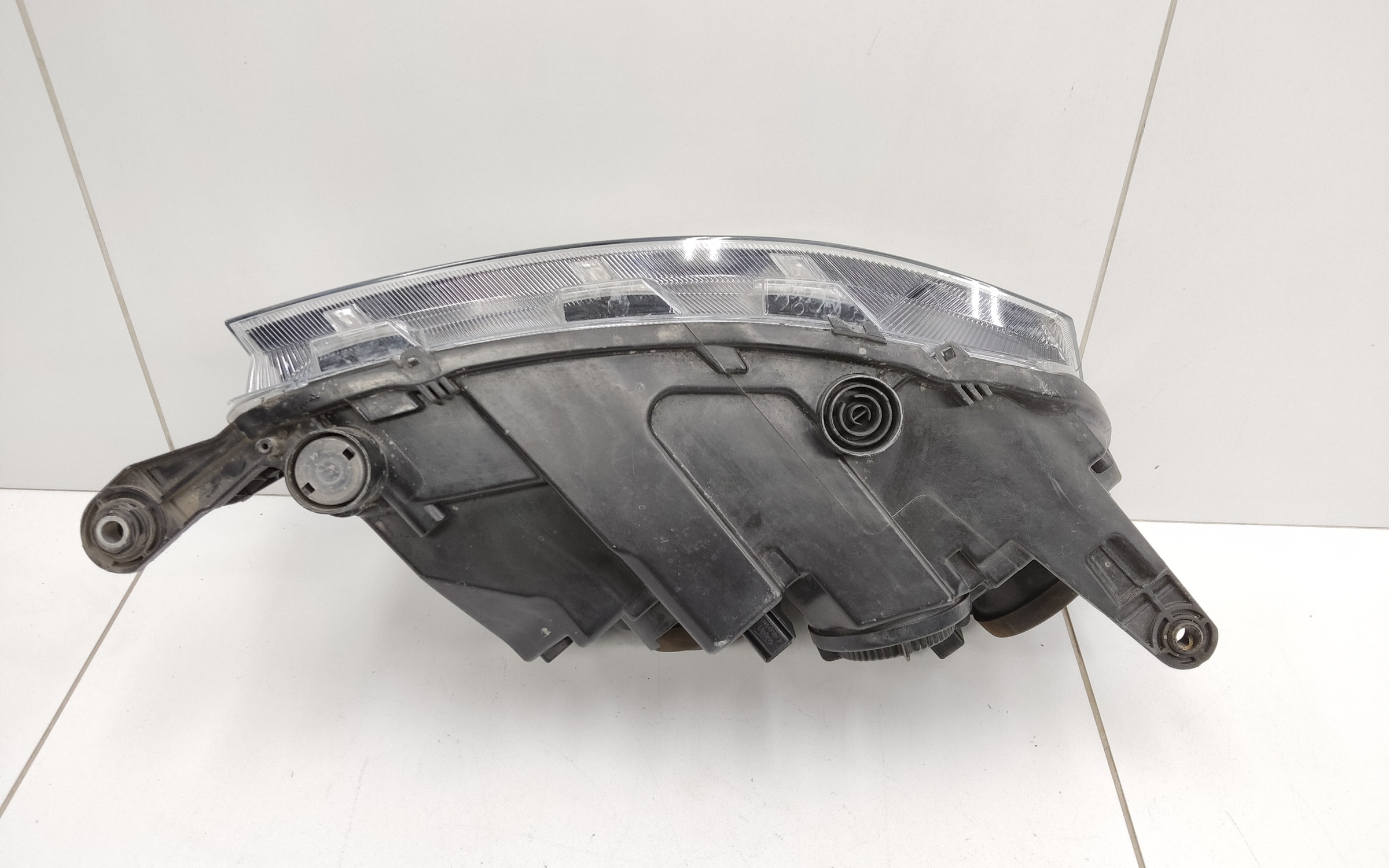 Фара передняя левая Skoda Rapid 1 галоген