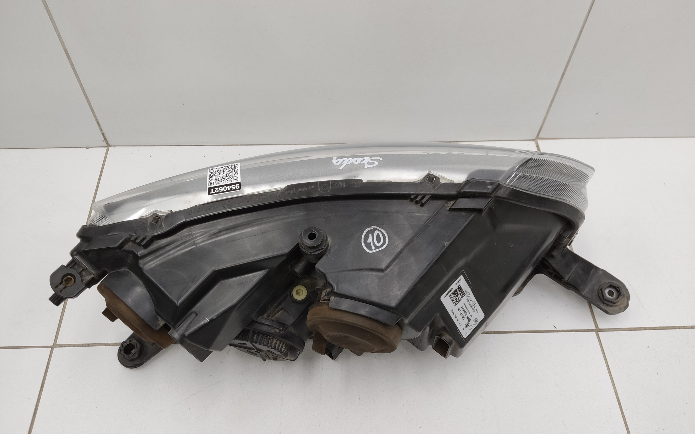 Фара передняя левая Skoda Rapid 1 галоген