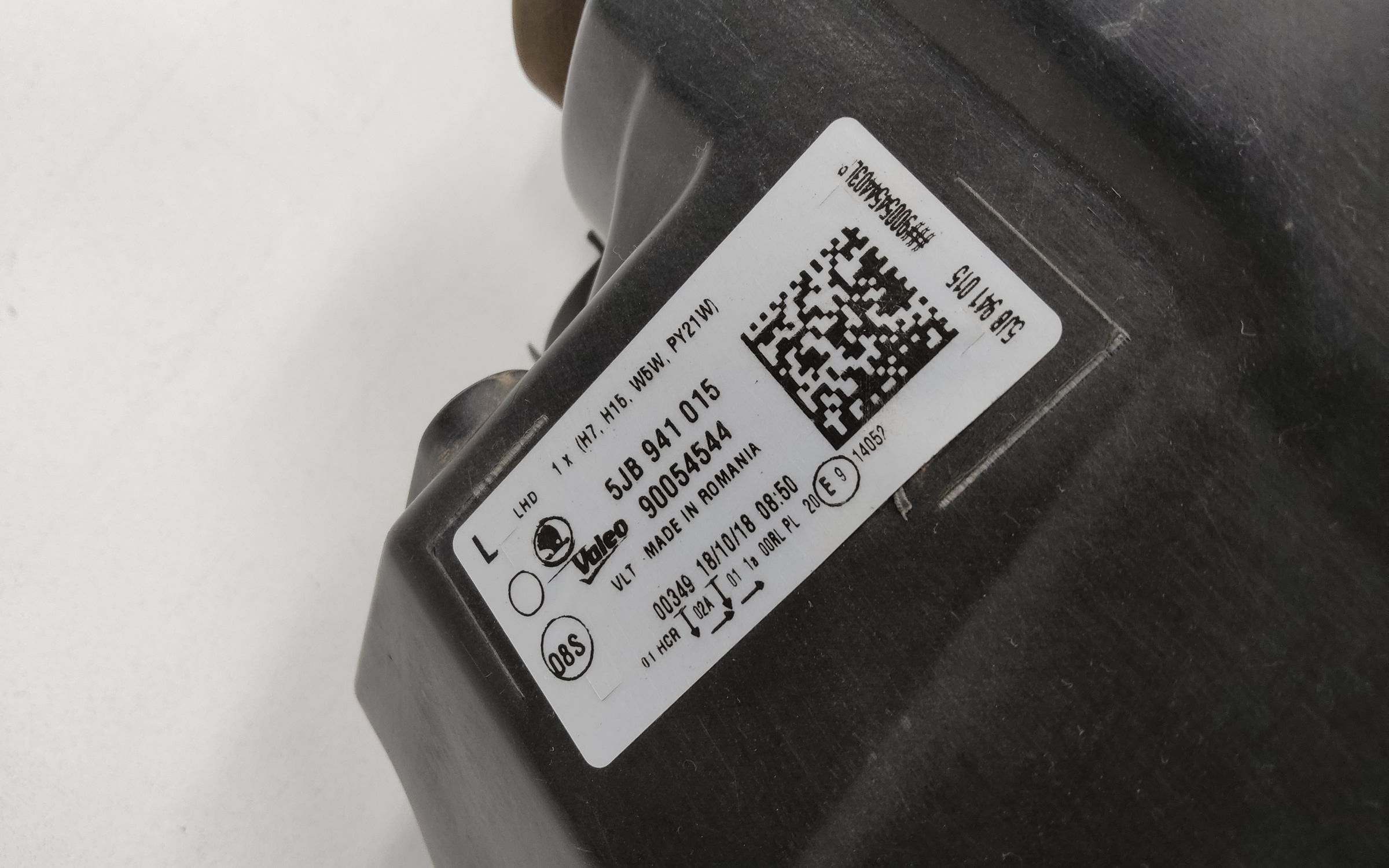 Фара передняя левая Skoda Rapid 1 галоген