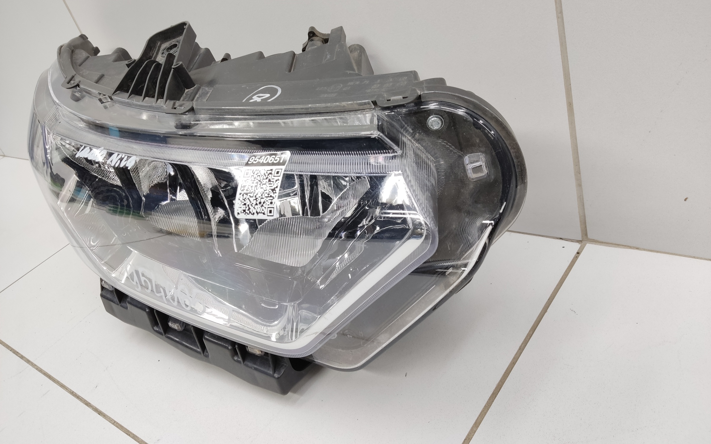 Фара передняя правая Lada Niva Travel галоген