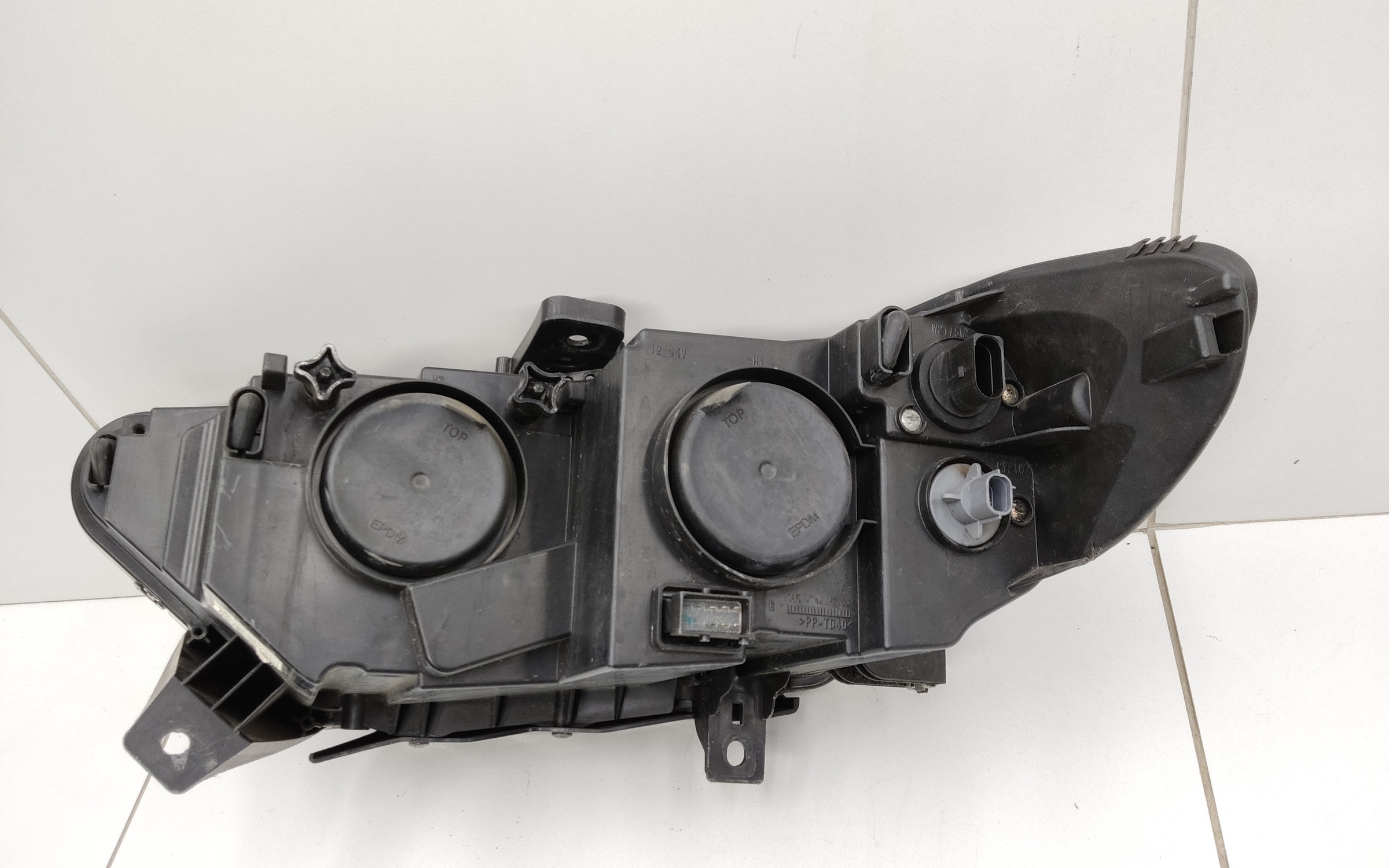 Фара передняя правая Lada Niva Travel галоген