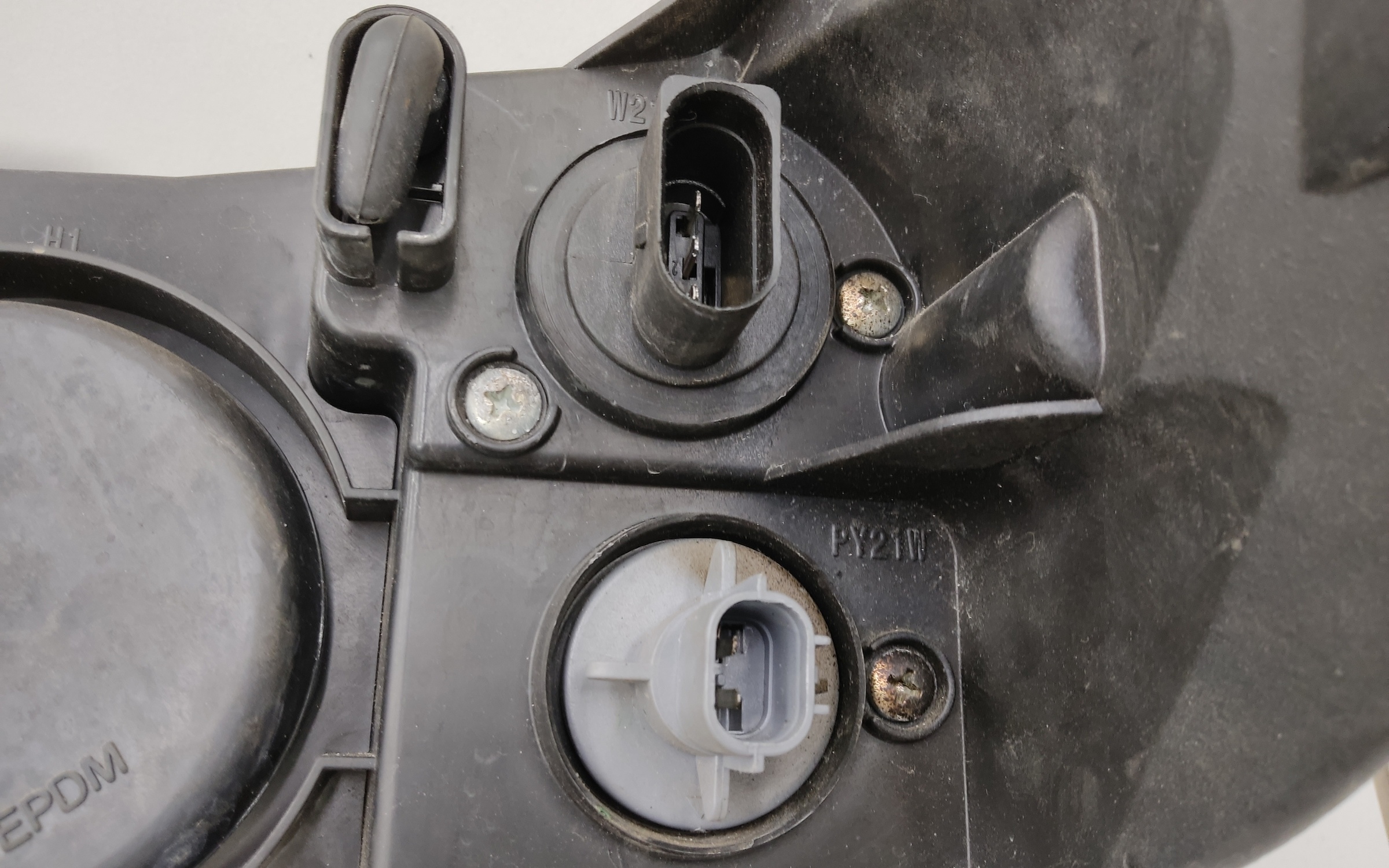 Фара передняя правая Lada Niva Travel галоген