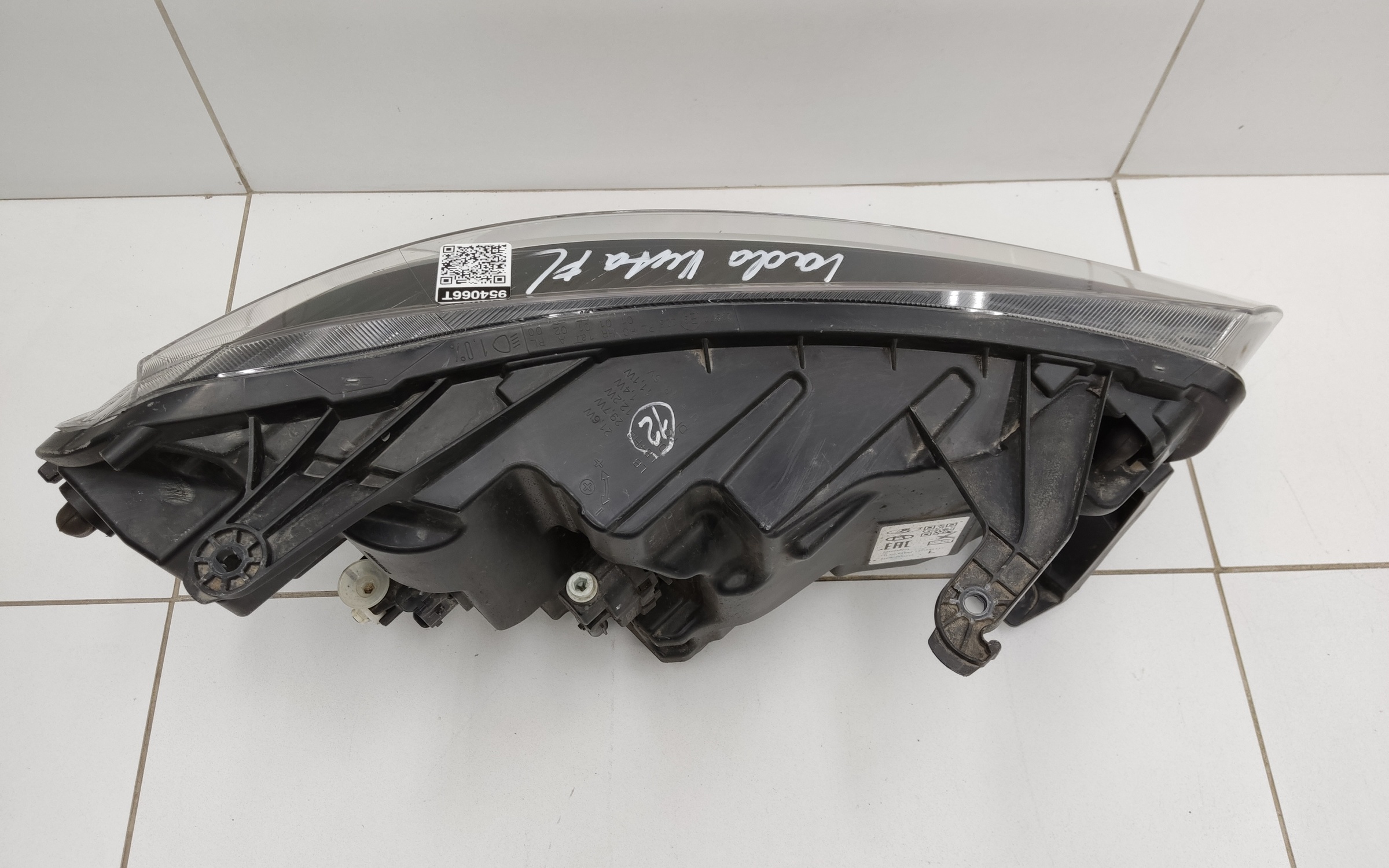 Фара передняя левая Lada Vesta 1 Restail LED