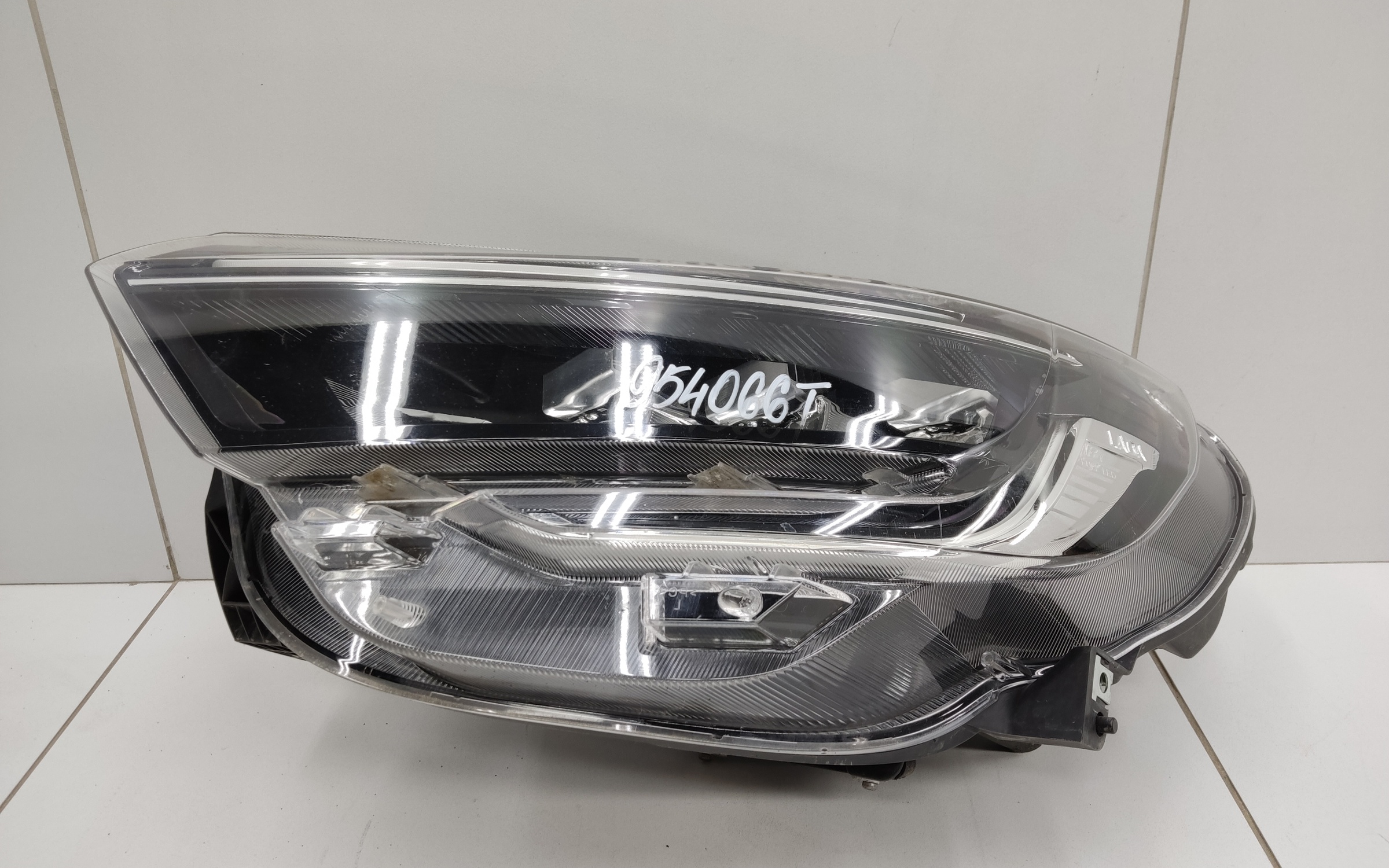 Фара передняя левая Lada Vesta 1 Restail LED