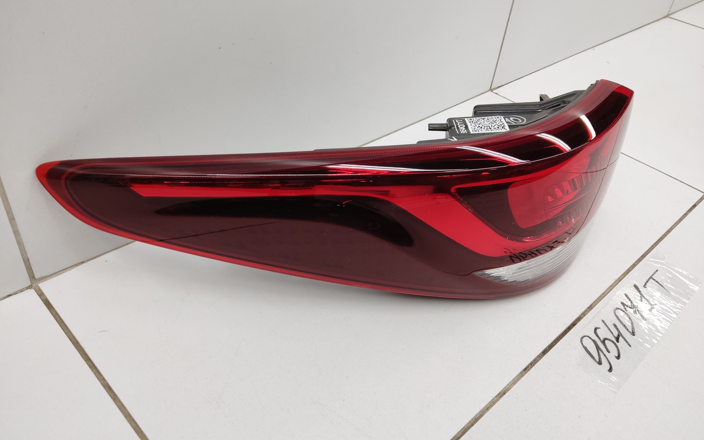 Фонарь задний левый наружный Kia Rio 4 Restail