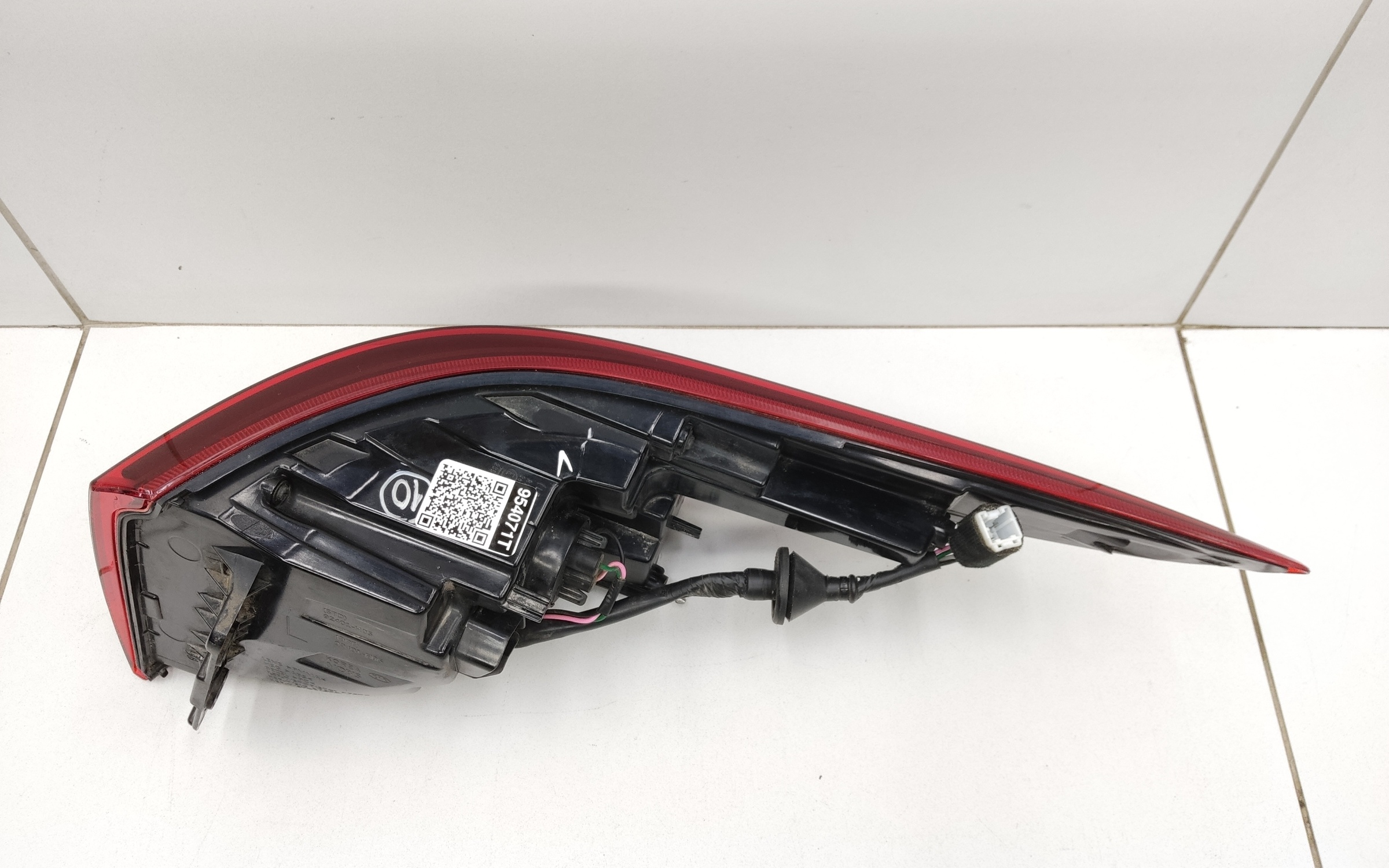 Фонарь задний левый наружный Kia Rio 4 Restail