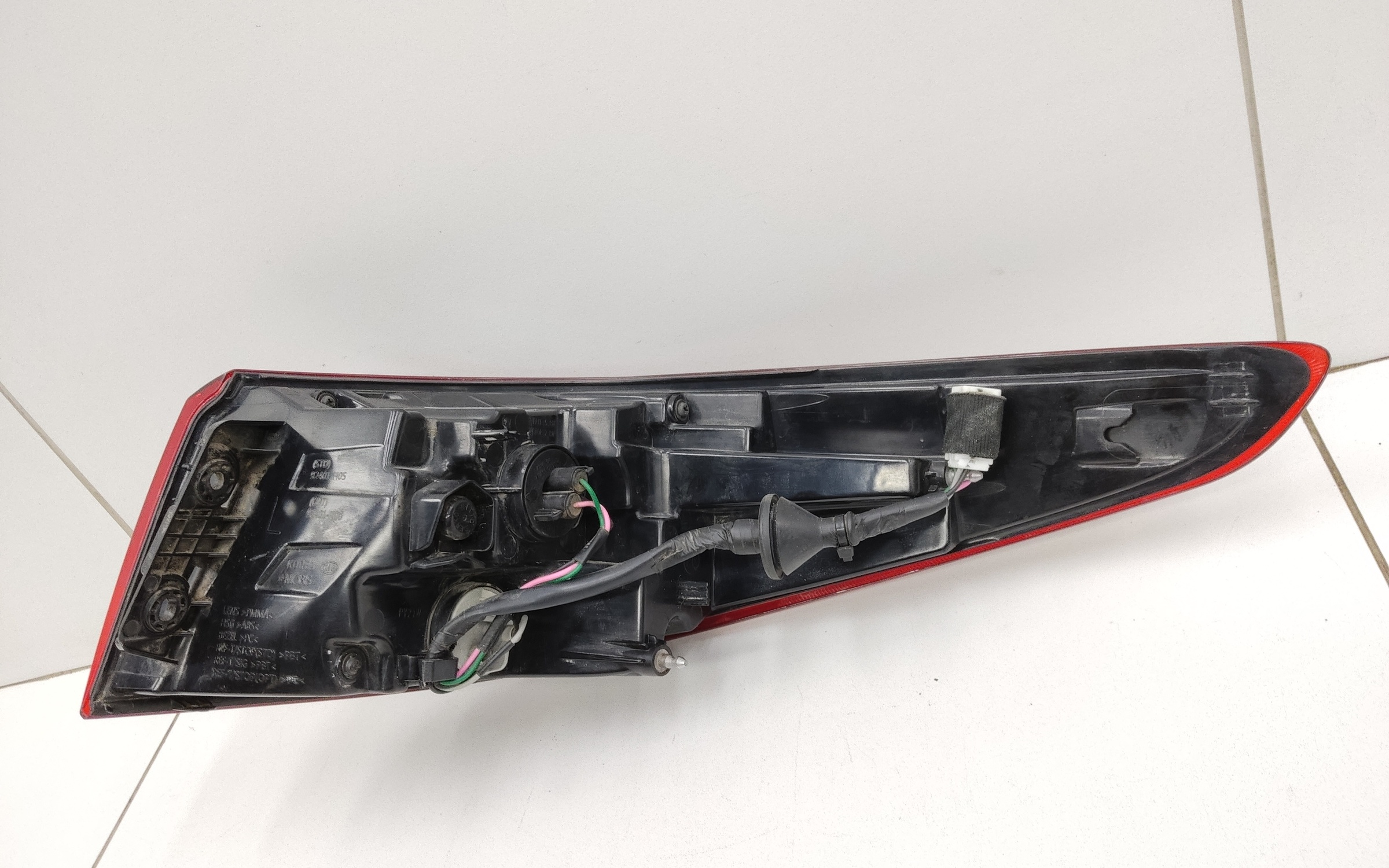 Фонарь задний левый наружный Kia Rio 4 Restail