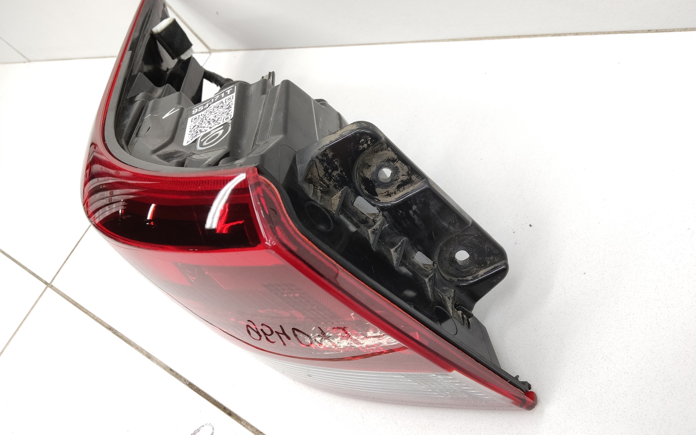 Фонарь задний левый наружный Kia Rio 4 Restail